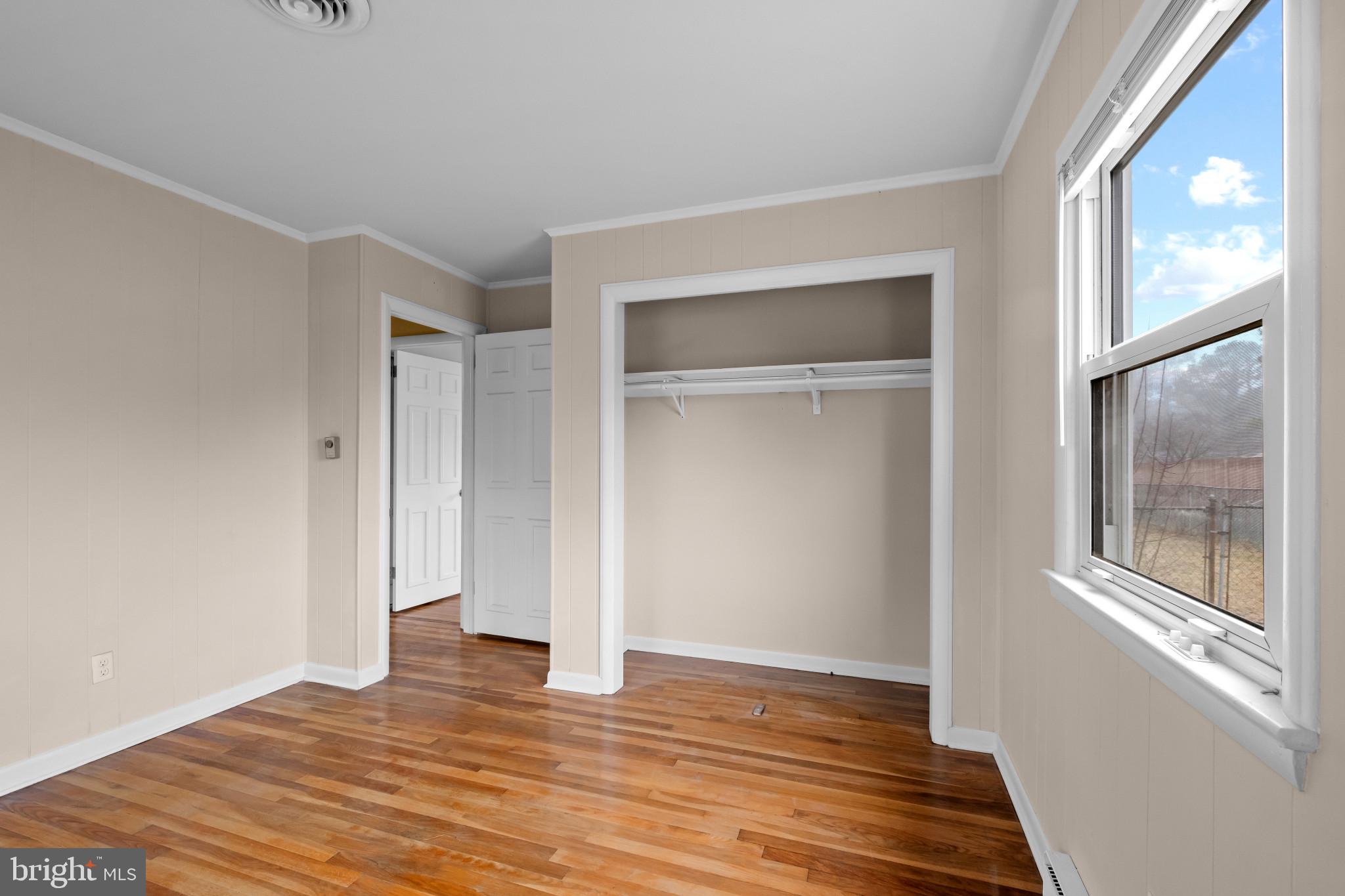 CRESTWOOD - Residential