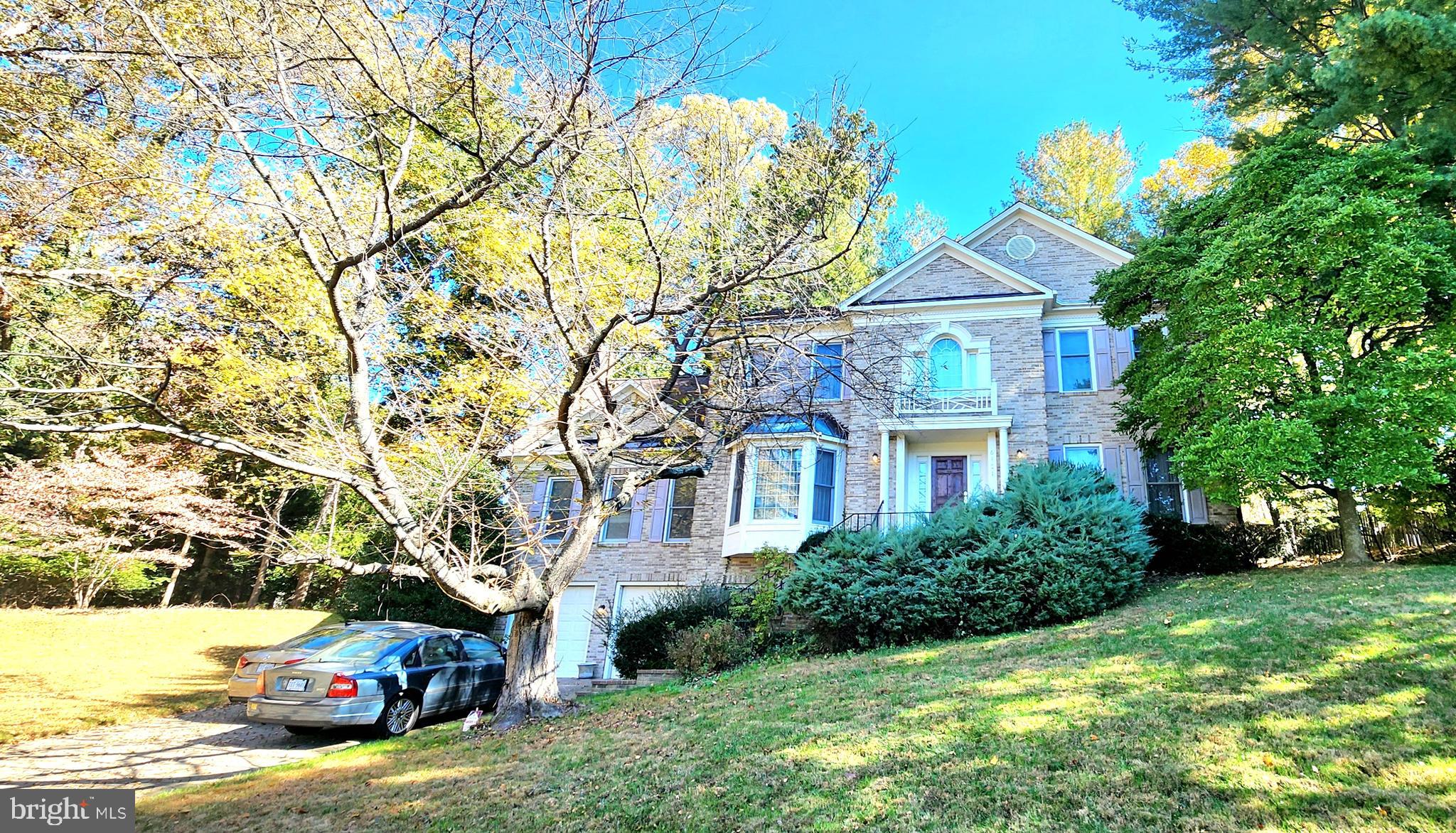 MC LEAN COURT - Residential
