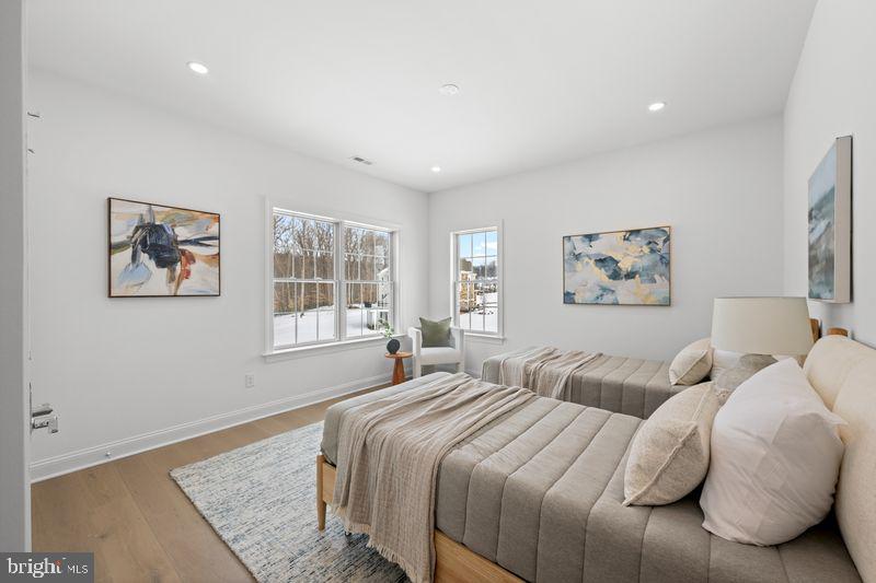 VILLAGE OF FOUR SEASONS - Residential
