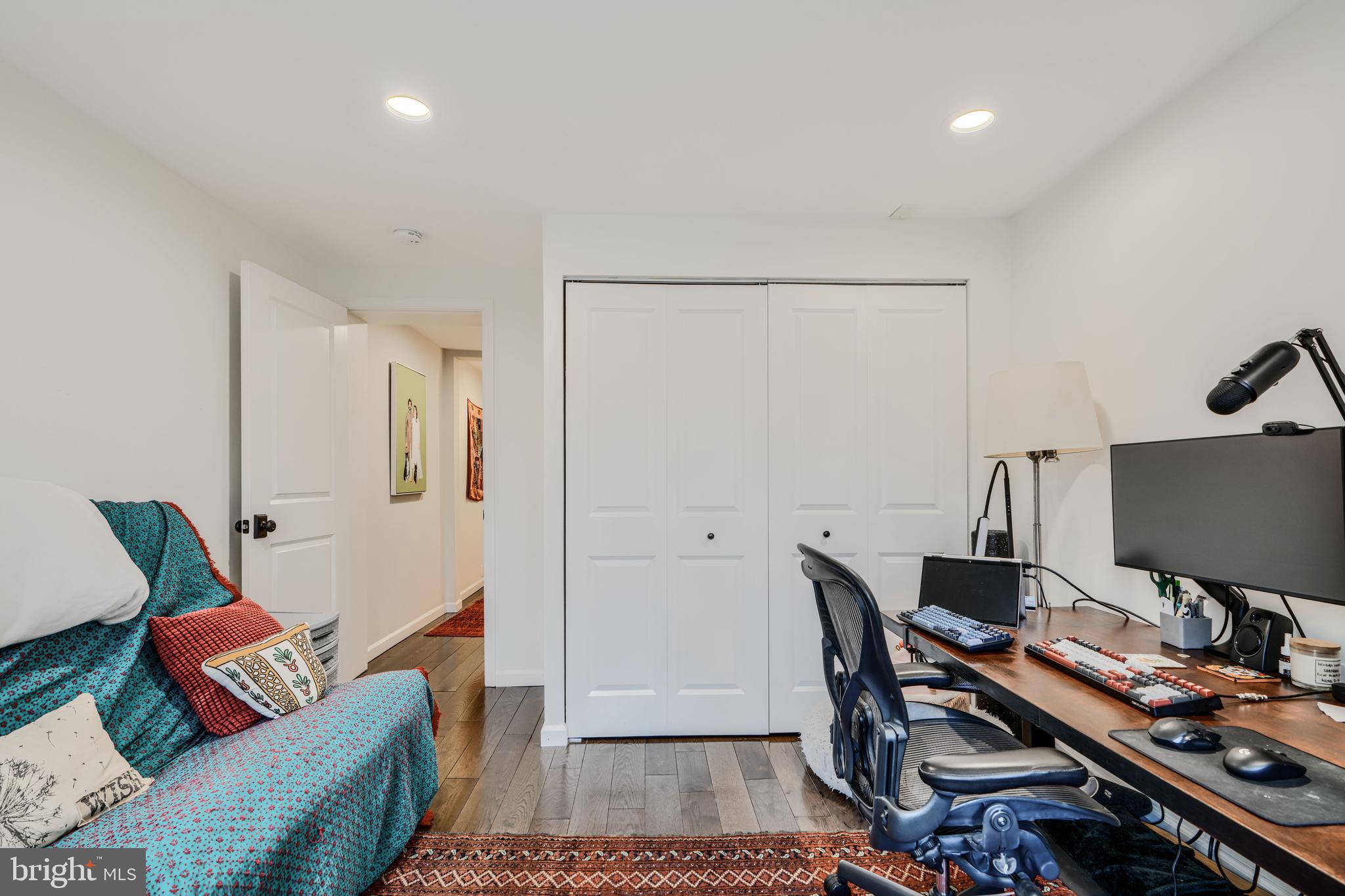 RIVERSIDE PARK - Residential Lease