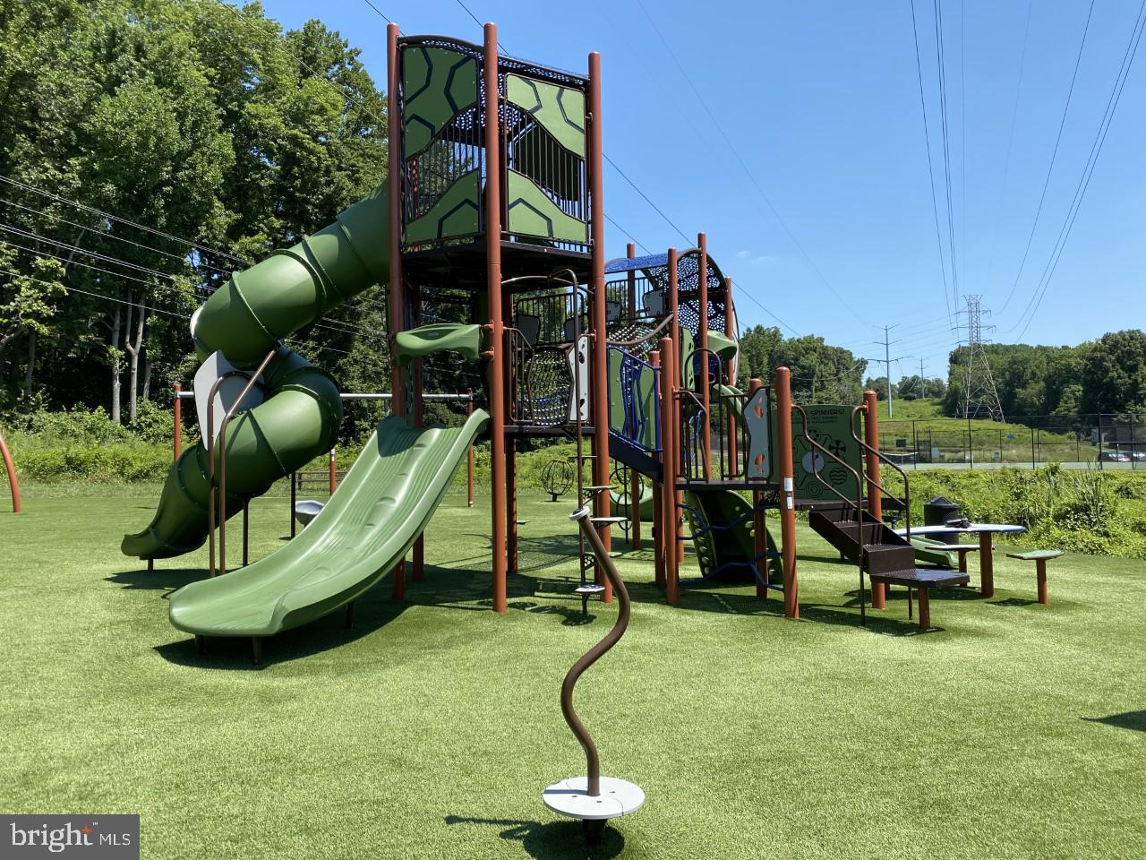 KINGSTOWNE - Residential Lease