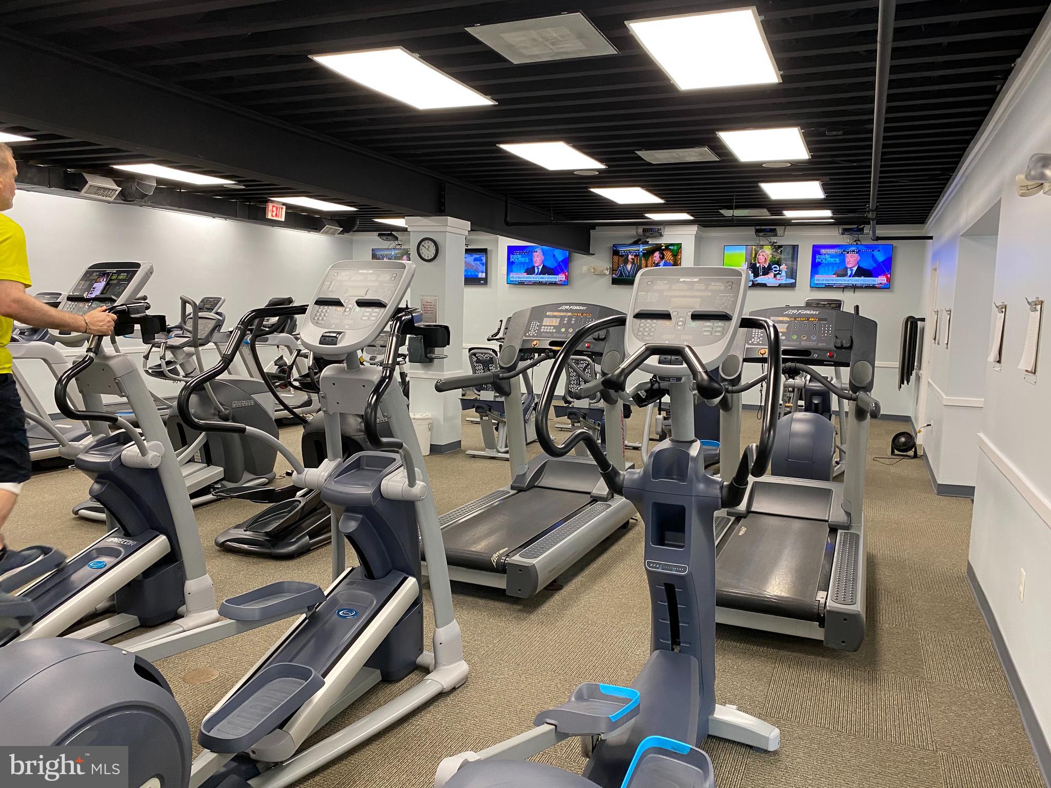 KINGSTOWNE - Residential Lease