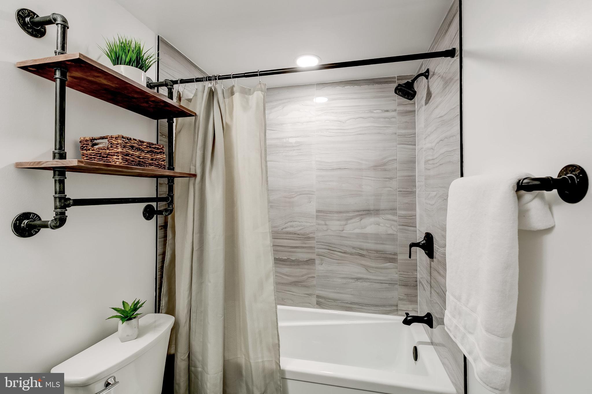 HARBOR WAY - Residential