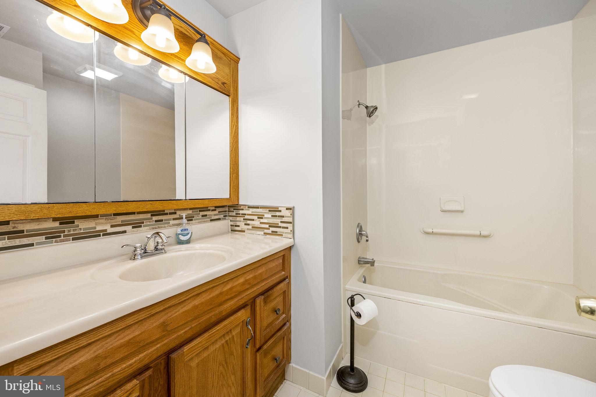 SEVEN OAKS - Residential