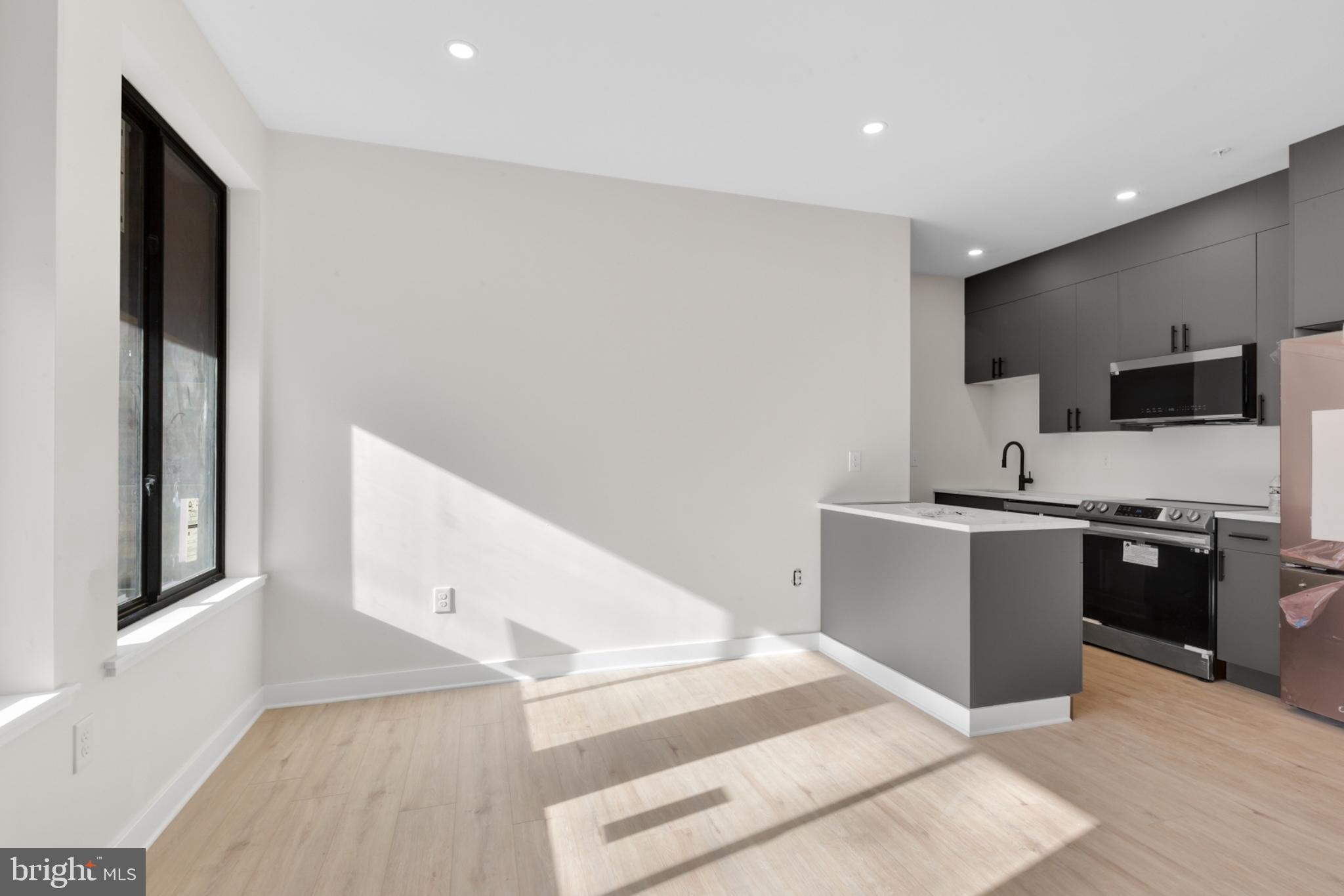 OLDE KENSINGTON - Residential Lease