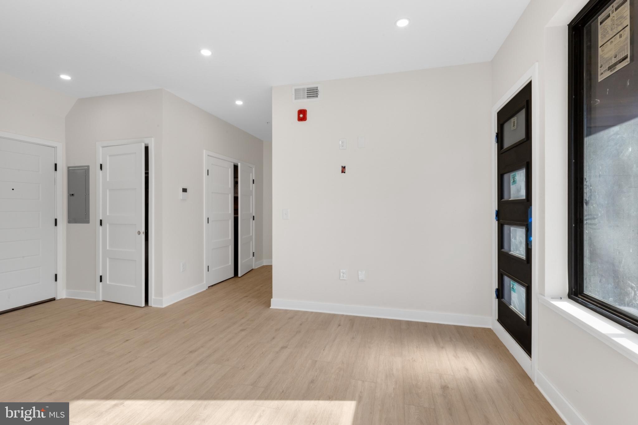 OLDE KENSINGTON - Residential Lease