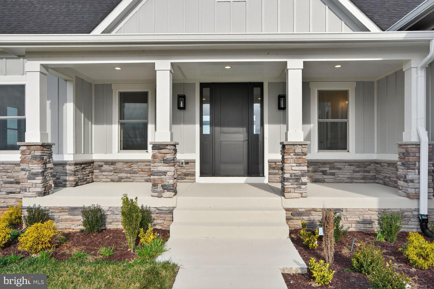 ROCK ISLAND LANDING - Residential