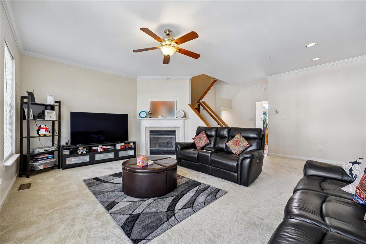 RIDGEFIELD - Residential