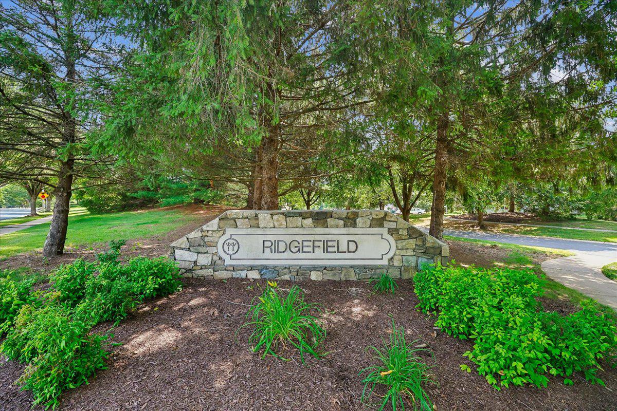 RIDGEFIELD - Residential