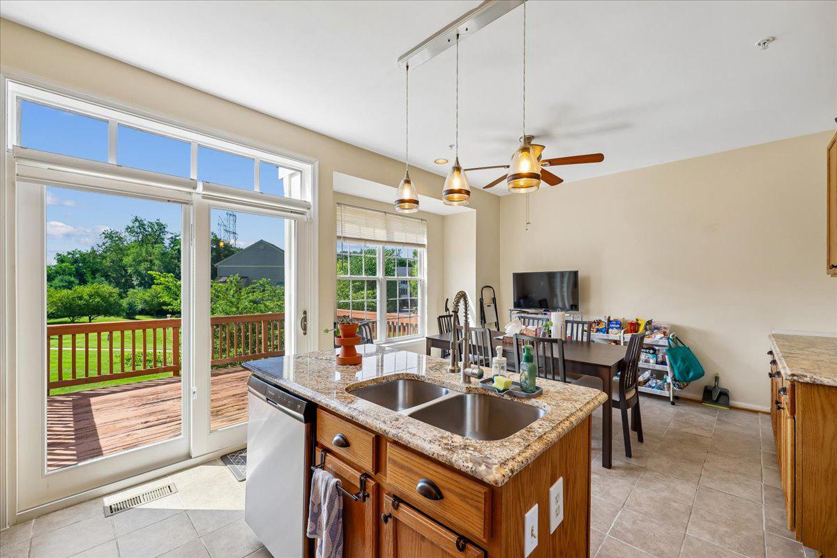 RIDGEFIELD - Residential