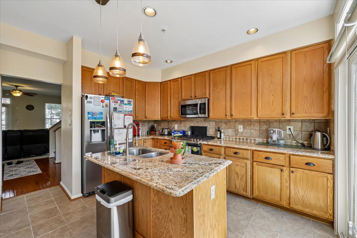 RIDGEFIELD - Residential