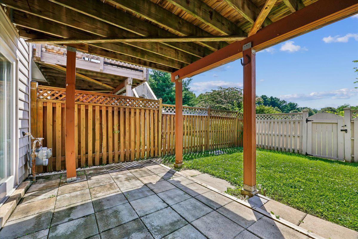 RIDGEFIELD - Residential