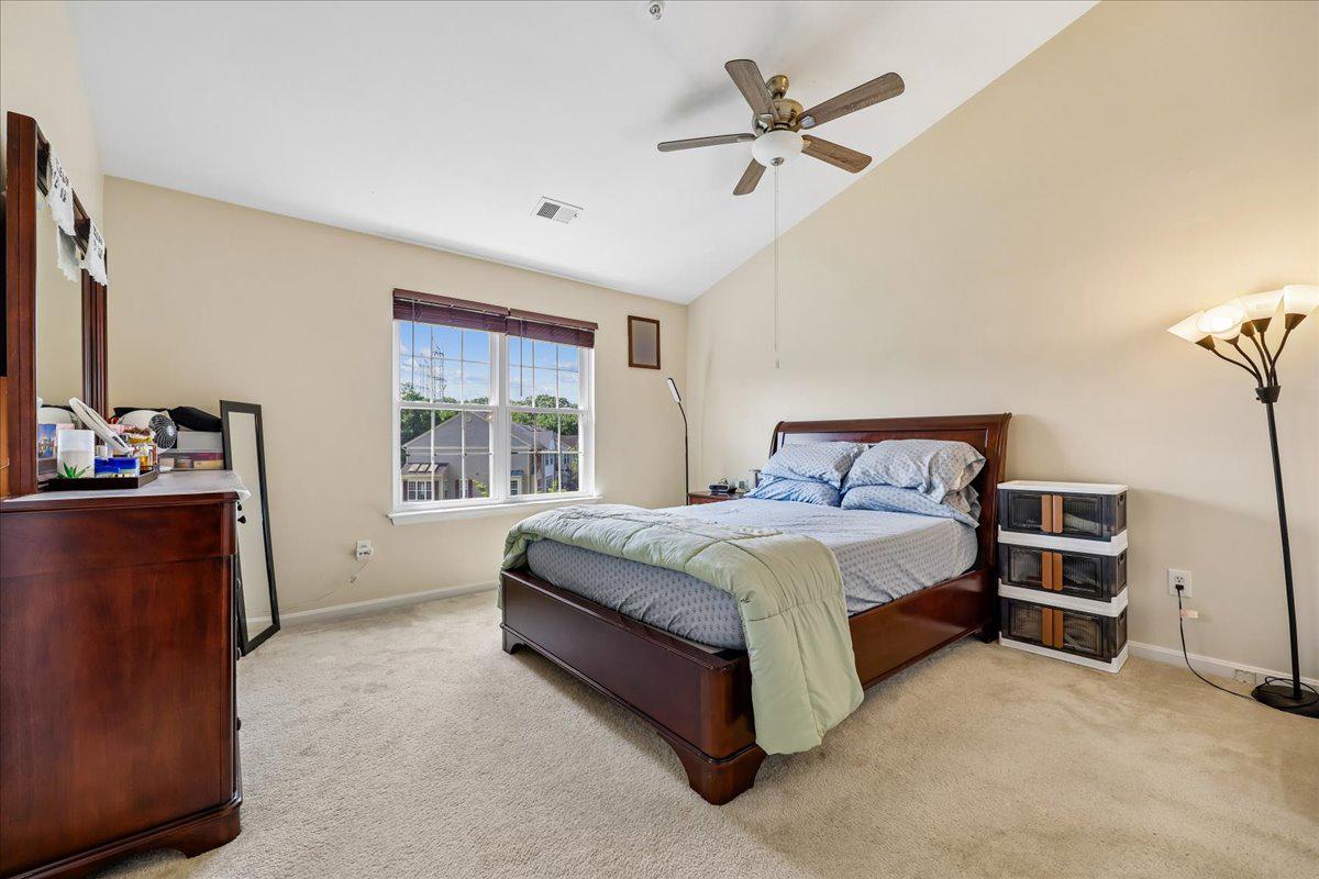 RIDGEFIELD - Residential