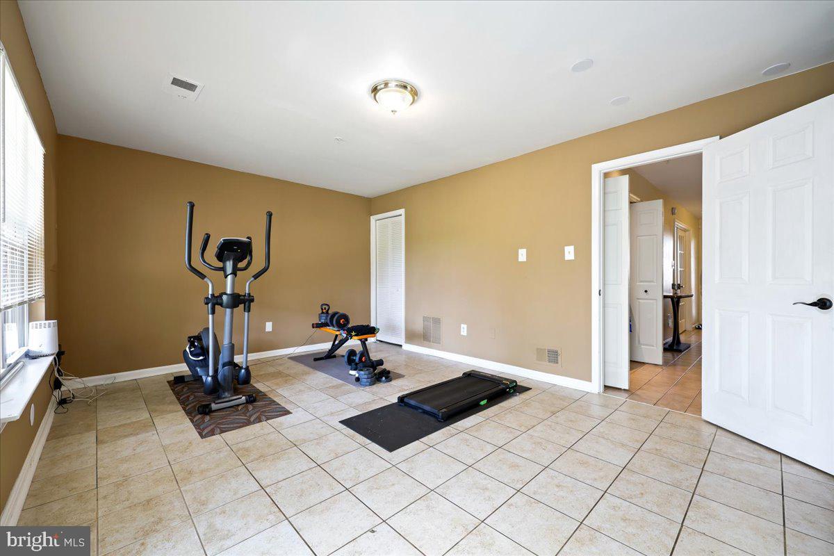 RIDGEFIELD - Residential