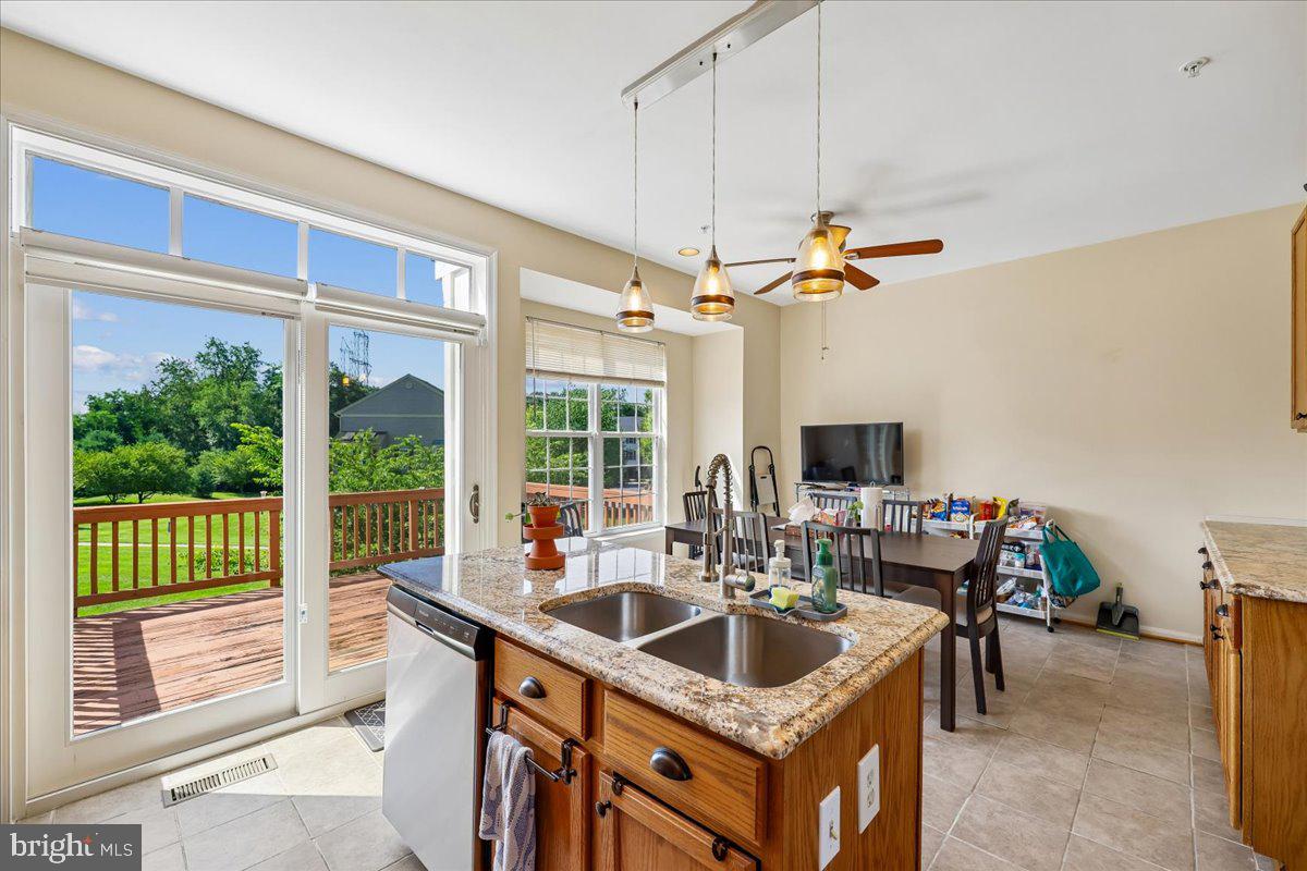 RIDGEFIELD - Residential