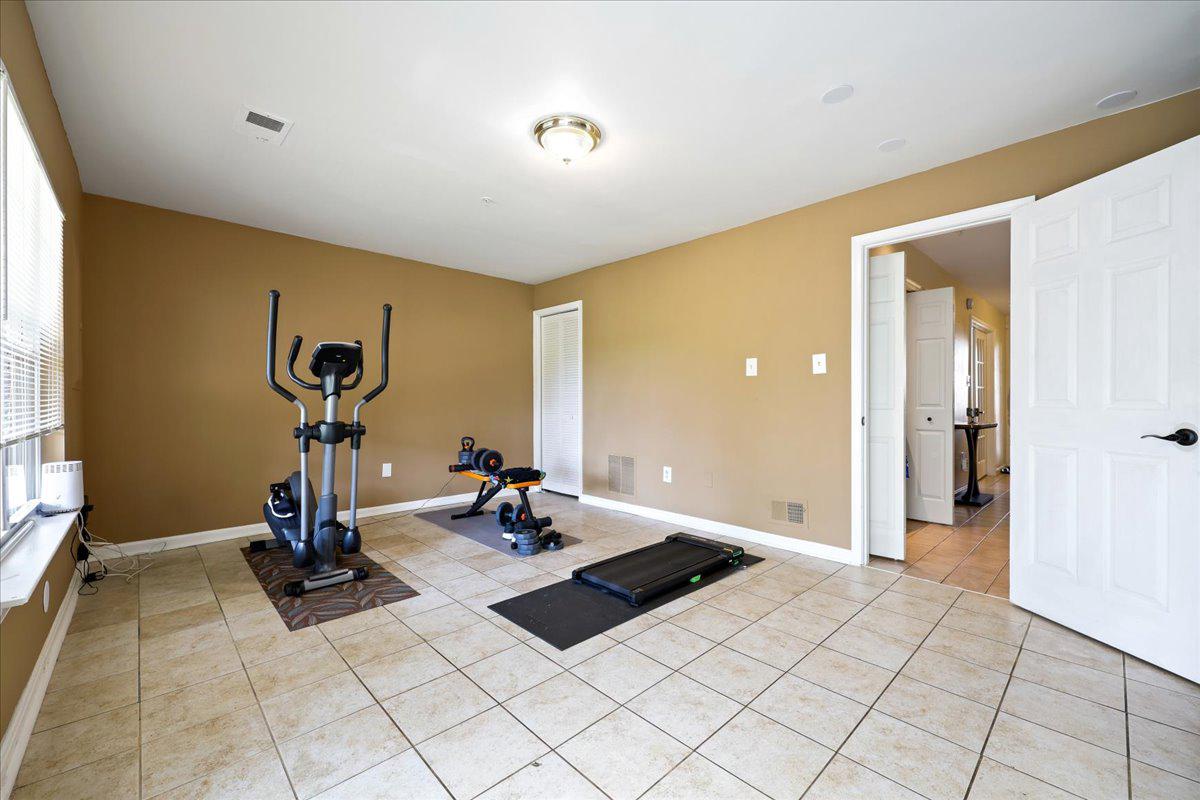 RIDGEFIELD - Residential