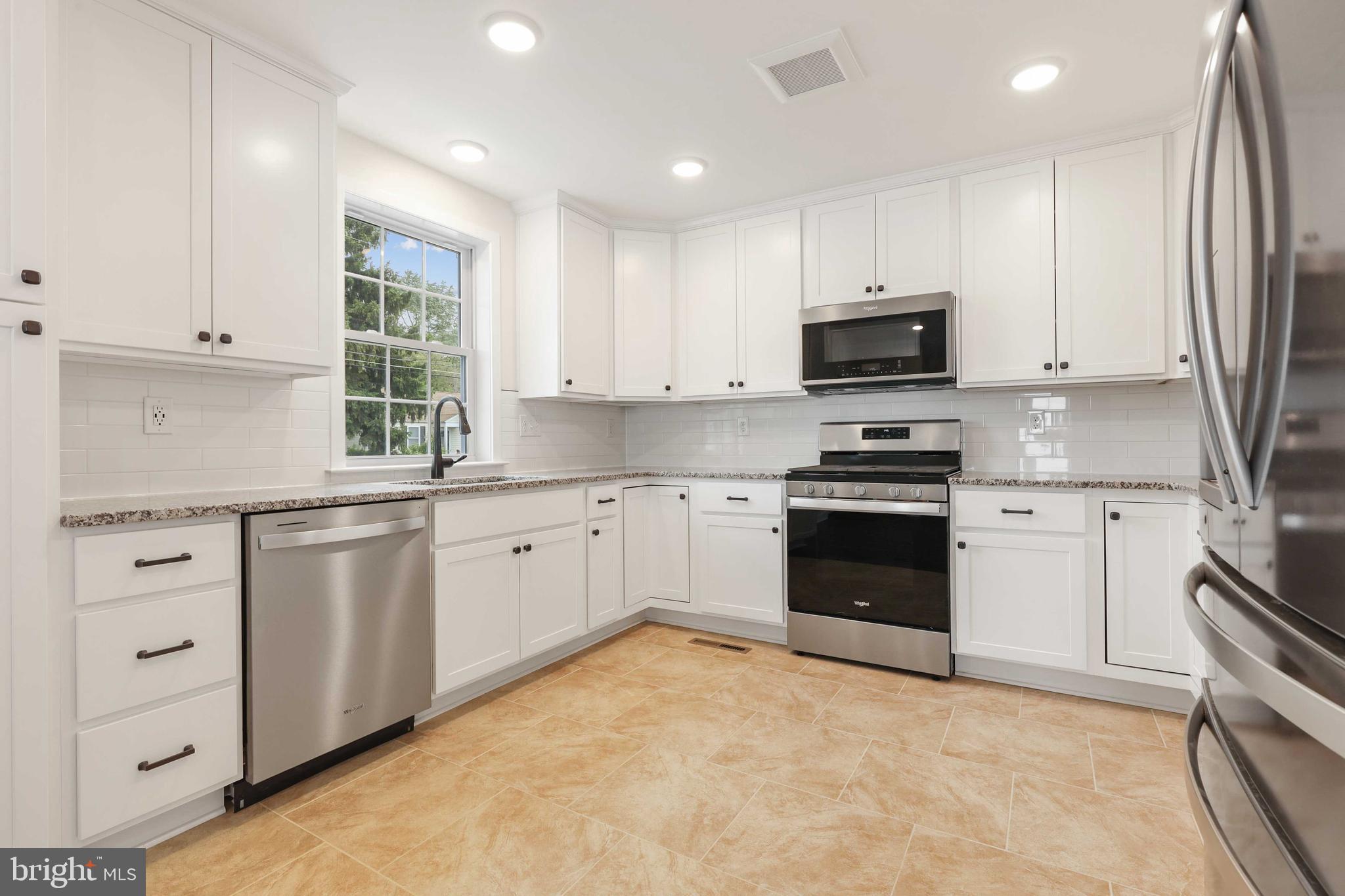 ABERDEEN HILLS - Residential