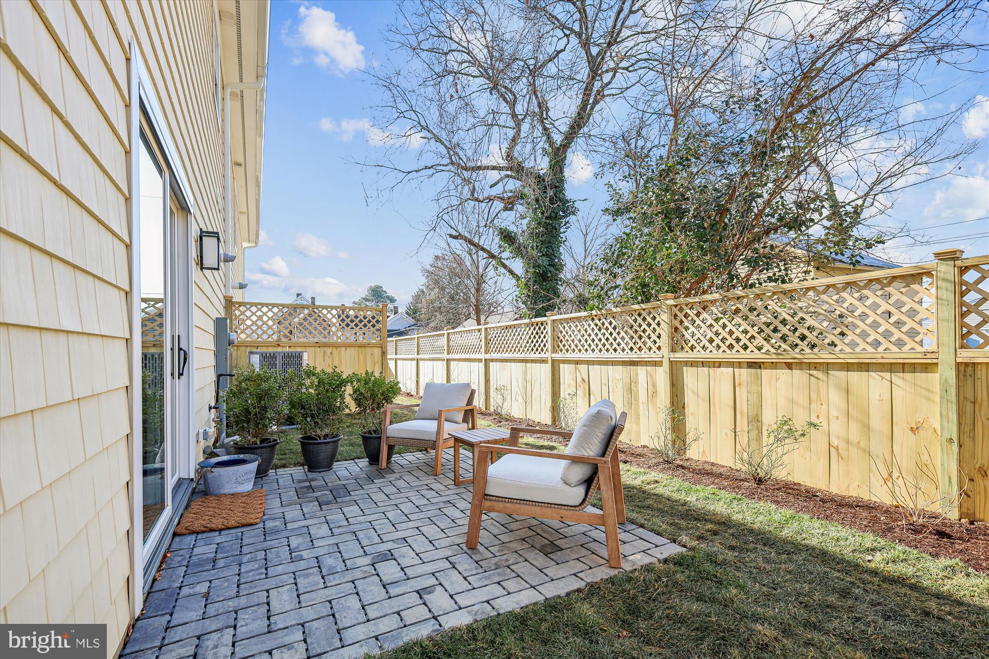 EASTON - Residential