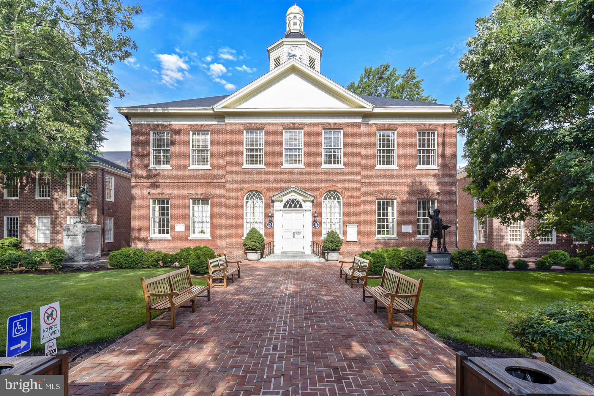 EASTON - Residential