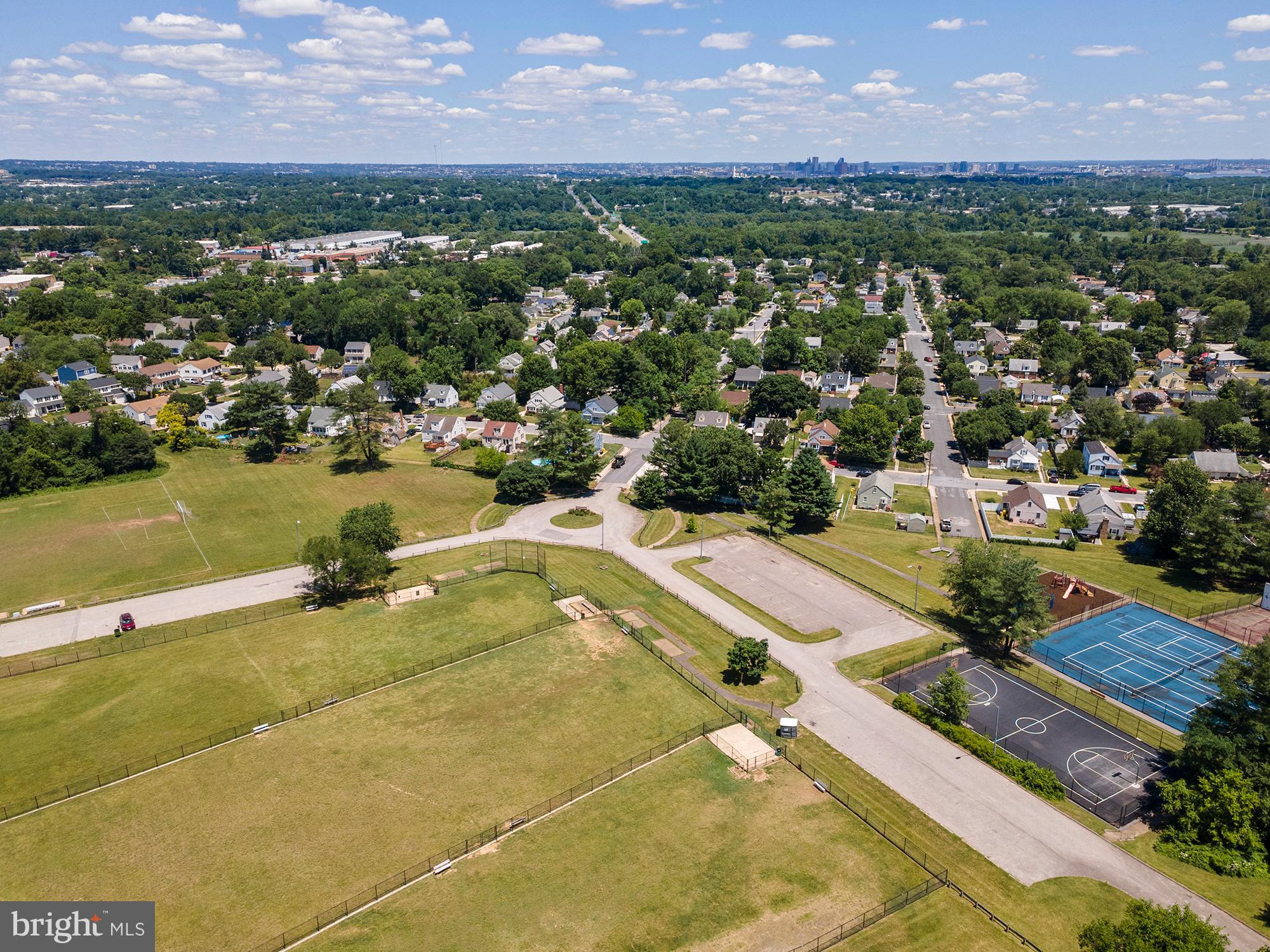 COLONIAL DRIVE - Residential