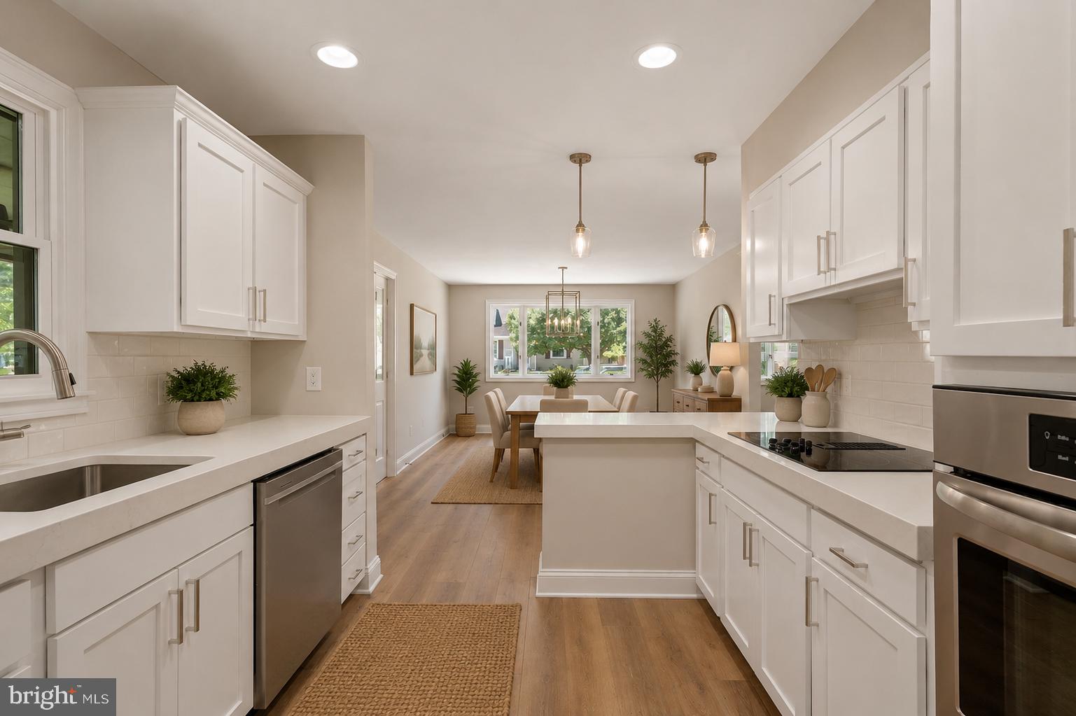 COLONIAL DRIVE - Residential