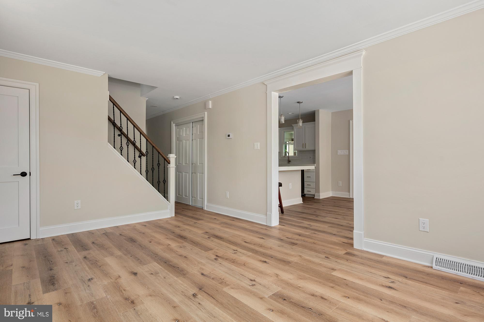COLONIAL DRIVE - Residential