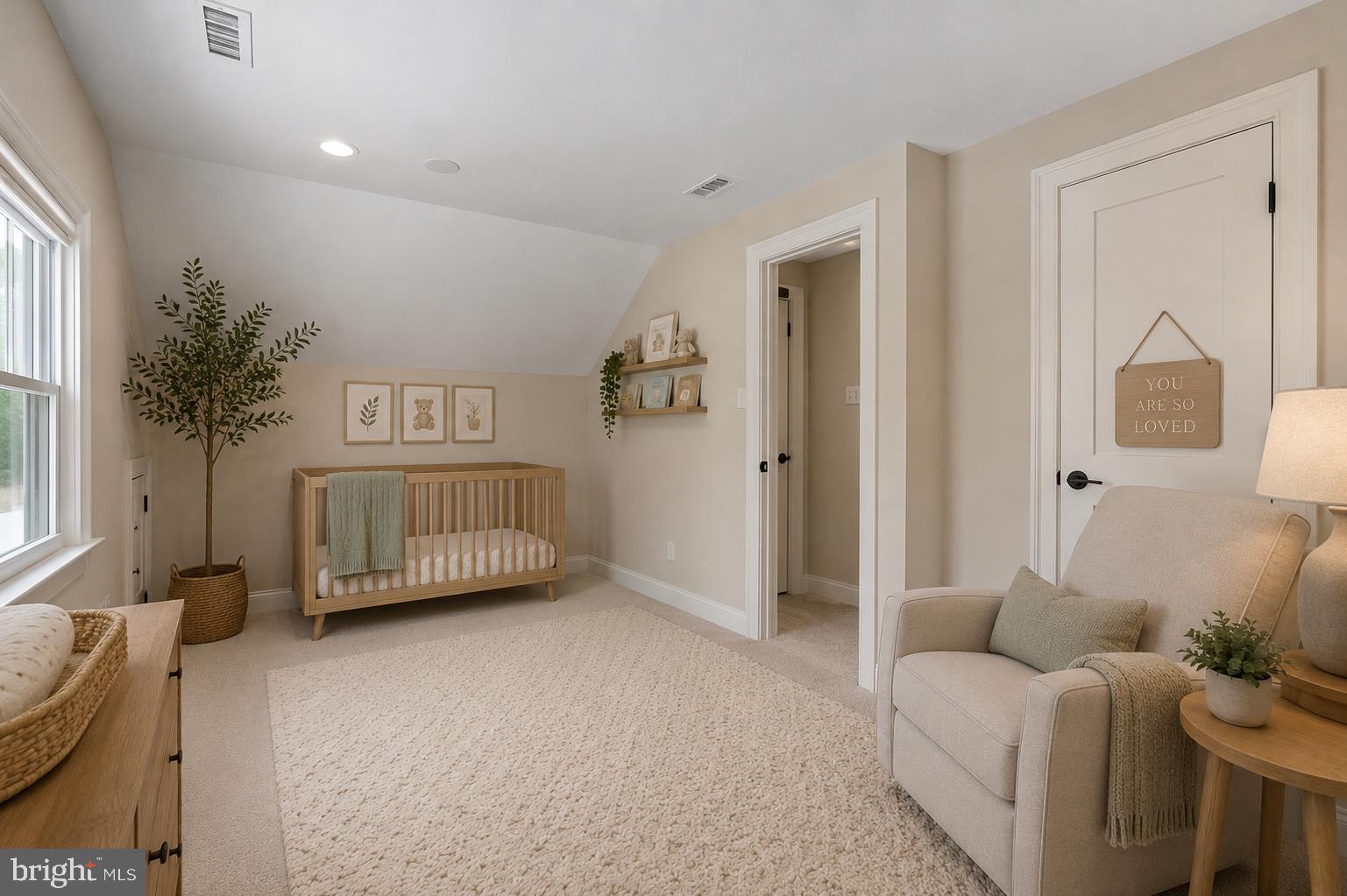 COLONIAL DRIVE - Residential