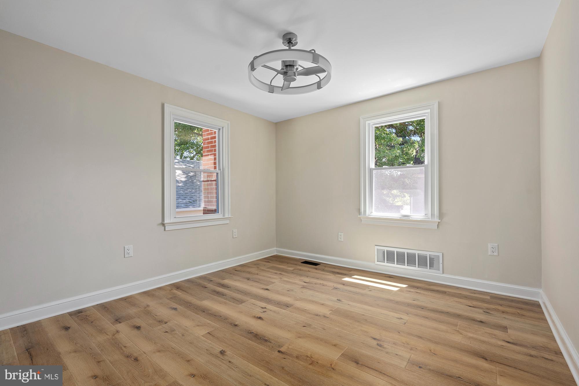 COLONIAL DRIVE - Residential