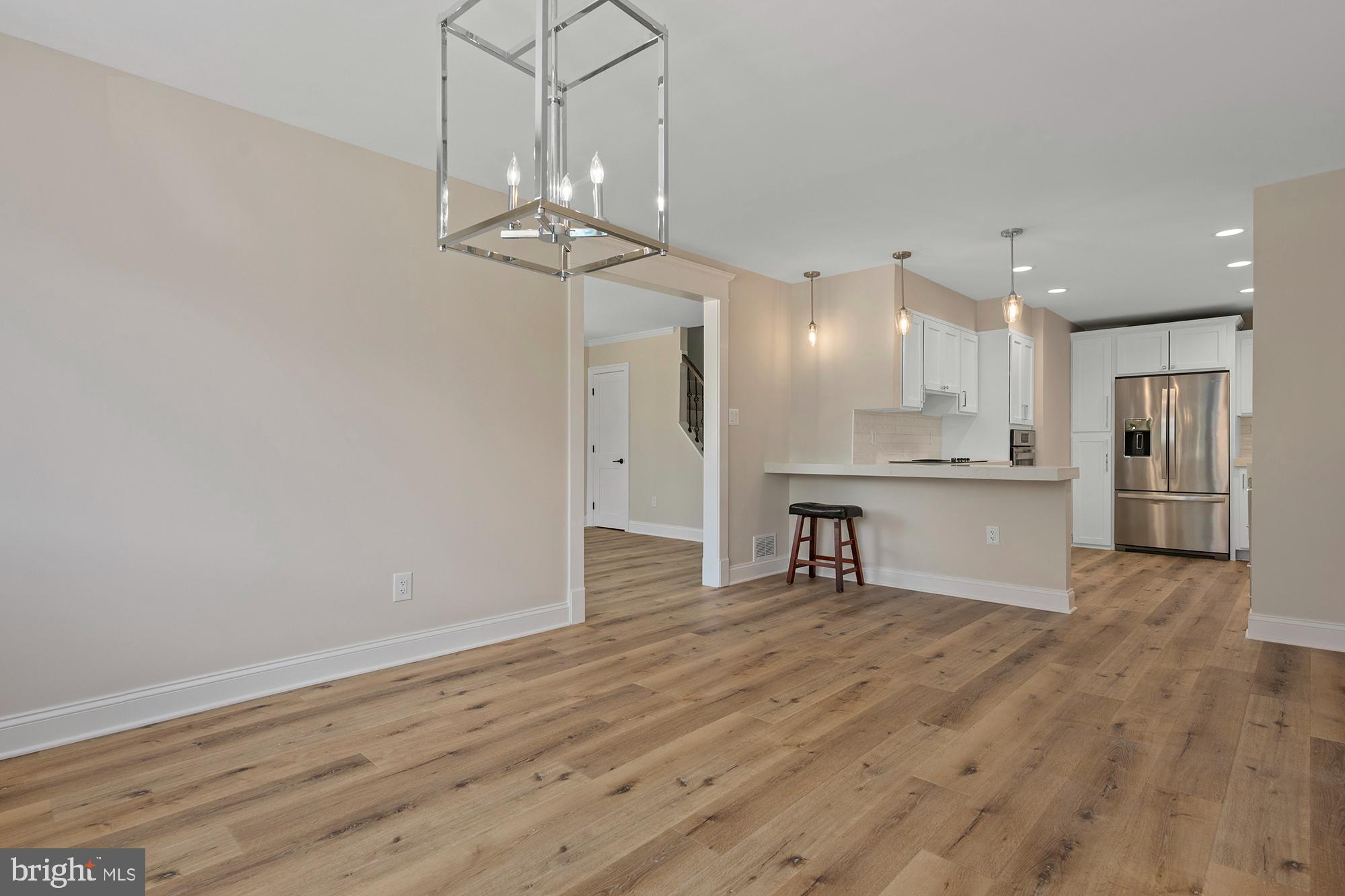 COLONIAL DRIVE - Residential