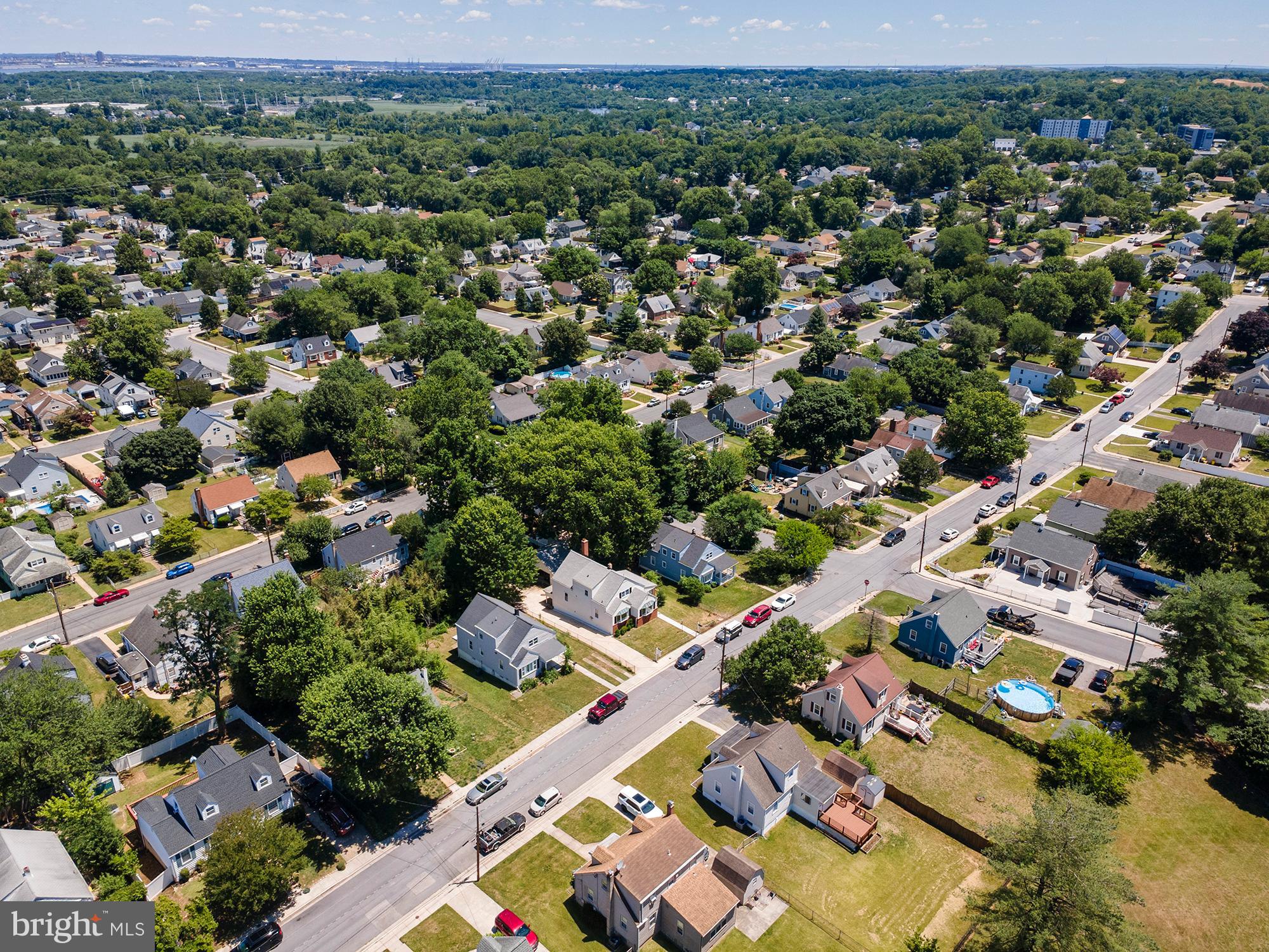 COLONIAL DRIVE - Residential
