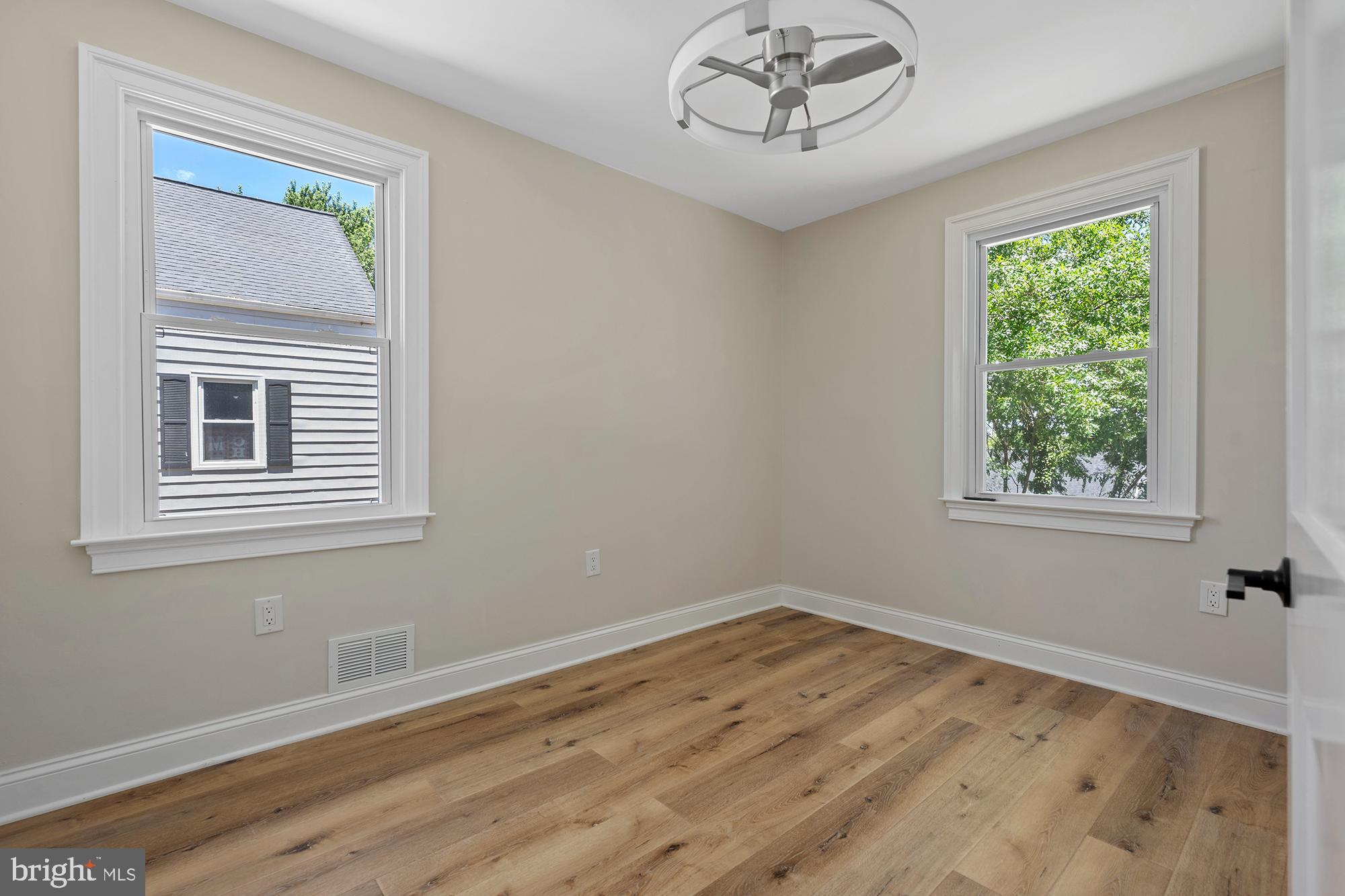 COLONIAL DRIVE - Residential