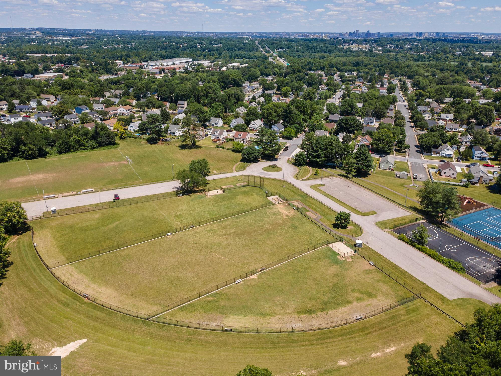 COLONIAL DRIVE - Residential
