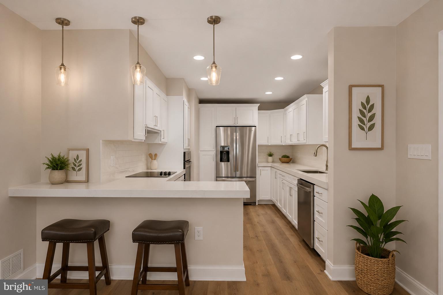 COLONIAL DRIVE - Residential