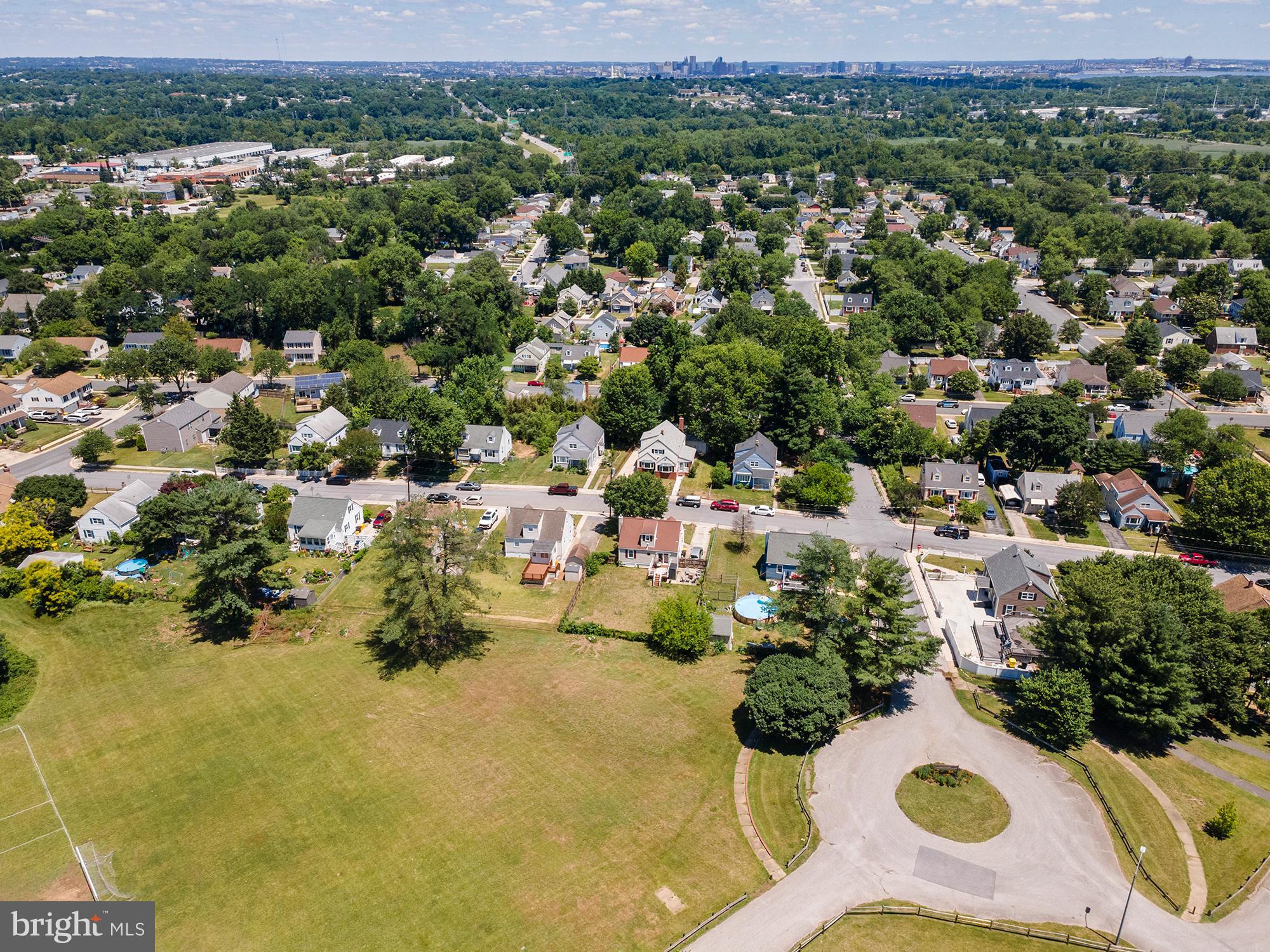 COLONIAL DRIVE - Residential