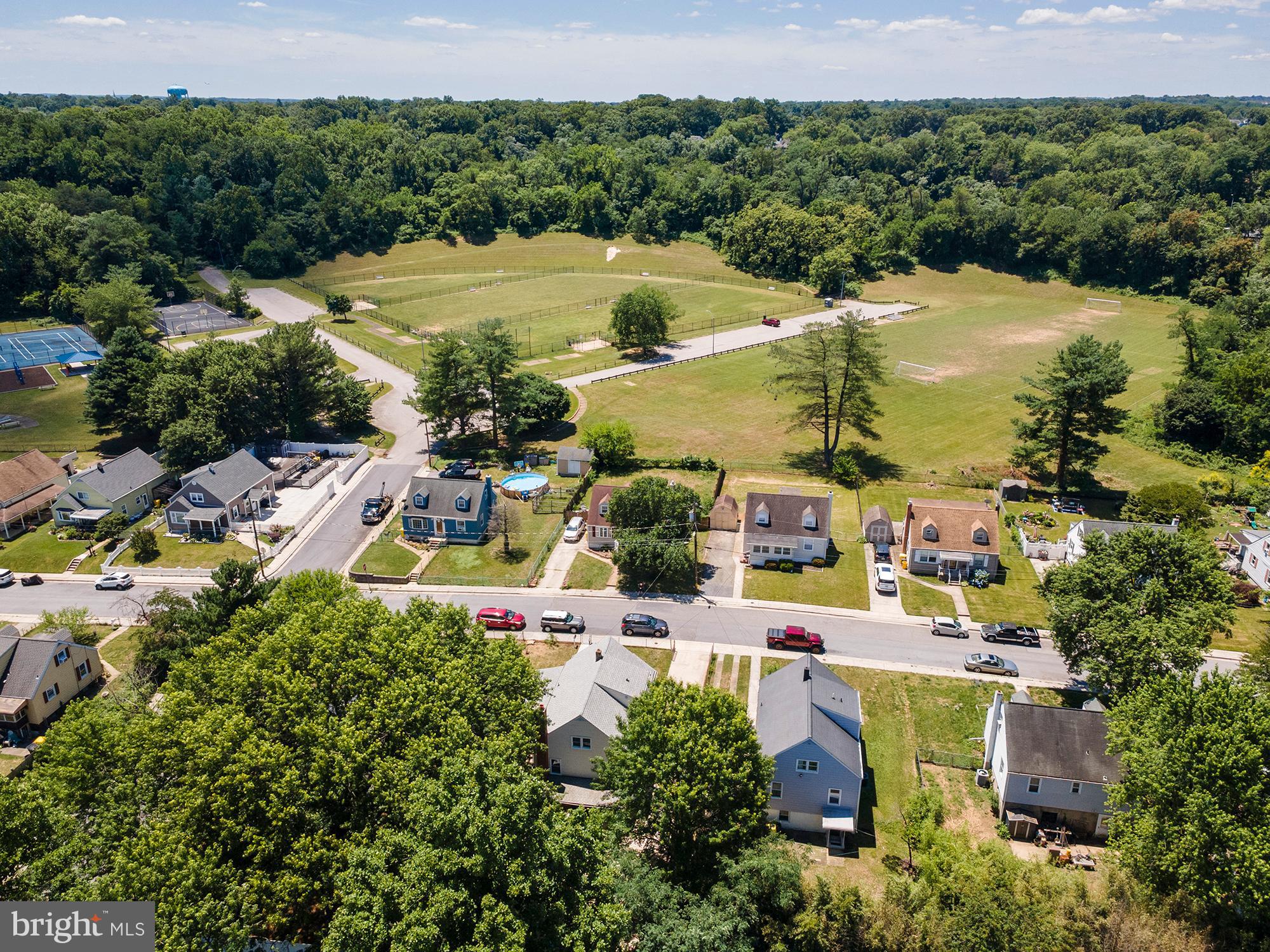 COLONIAL DRIVE - Residential