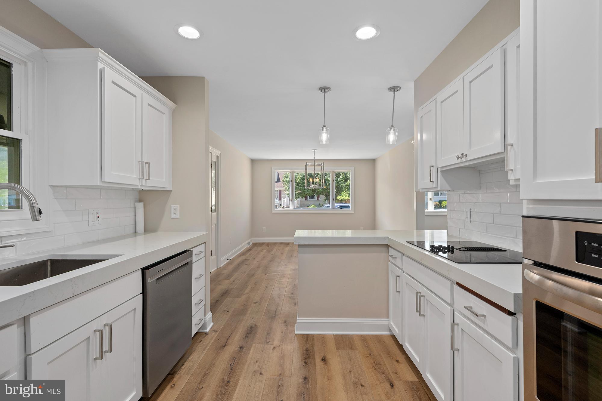 COLONIAL DRIVE - Residential