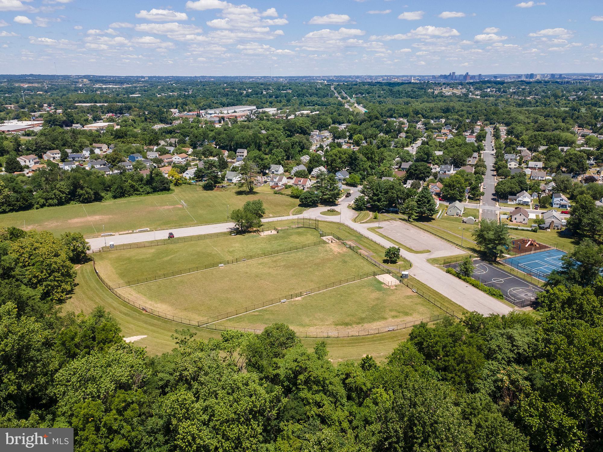 COLONIAL DRIVE - Residential
