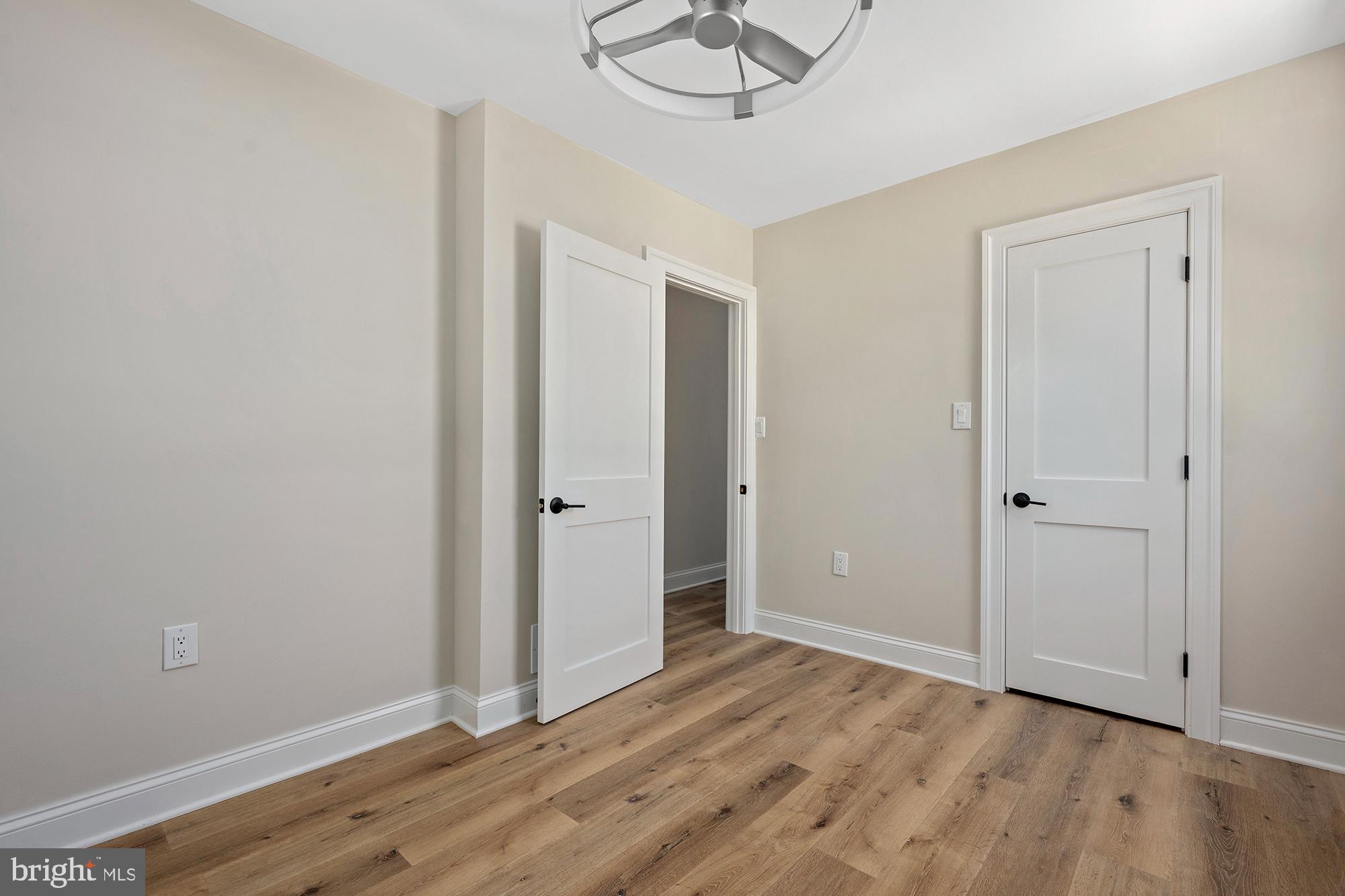 COLONIAL DRIVE - Residential