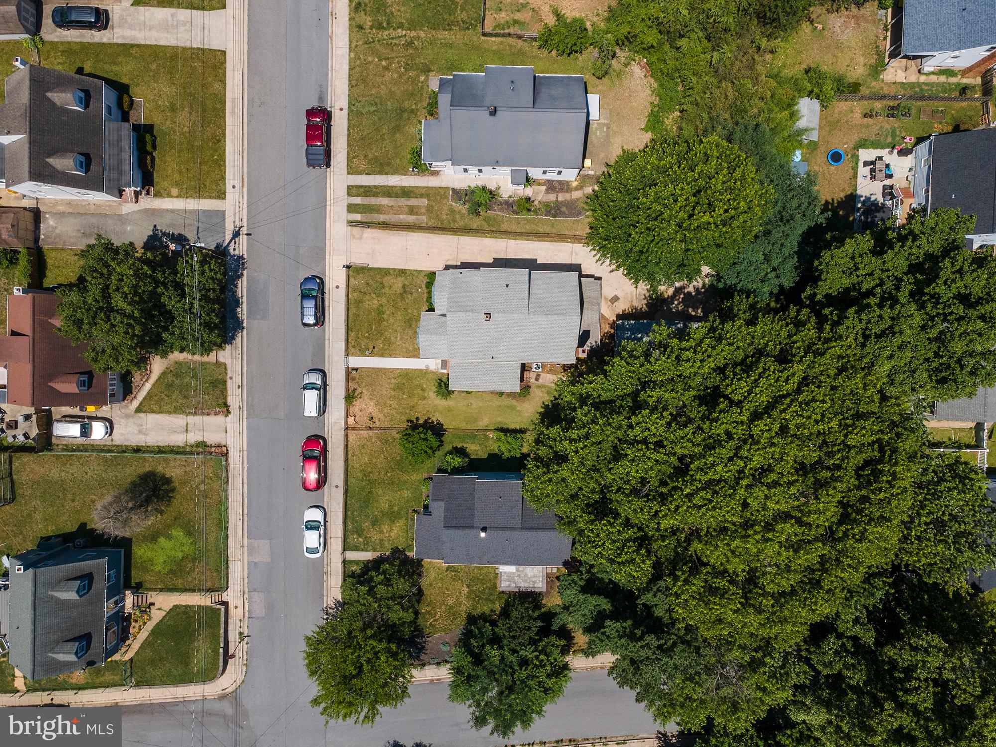 COLONIAL DRIVE - Residential