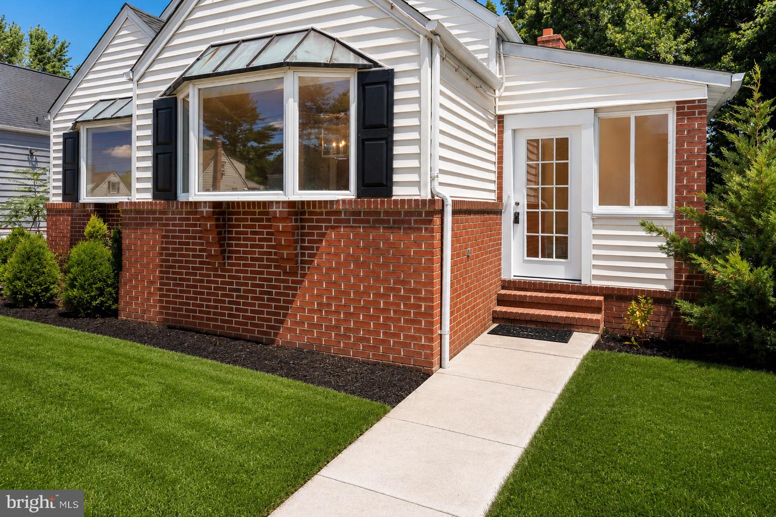 COLONIAL DRIVE - Residential
