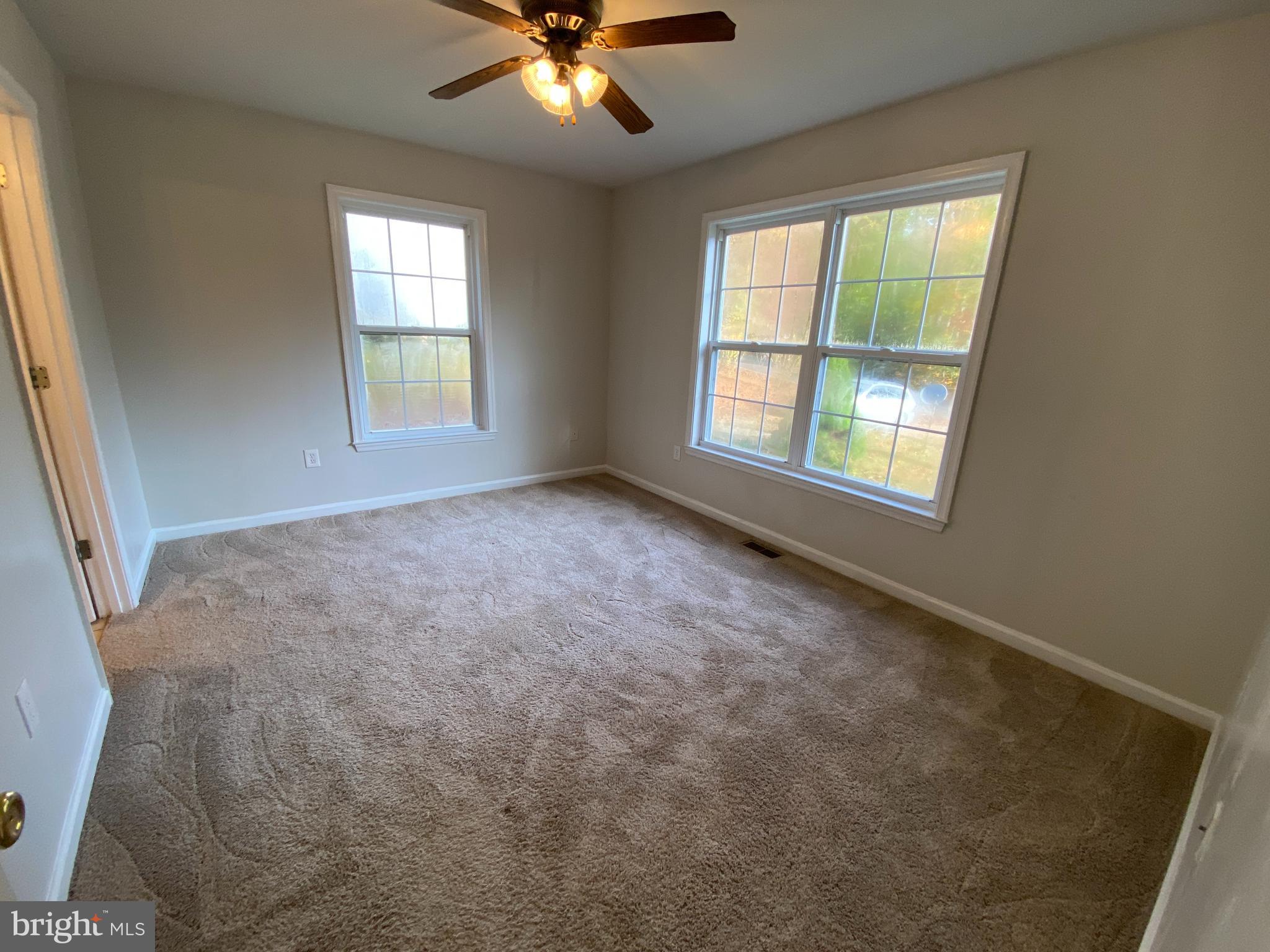 LAKE LAND OR - Residential Lease