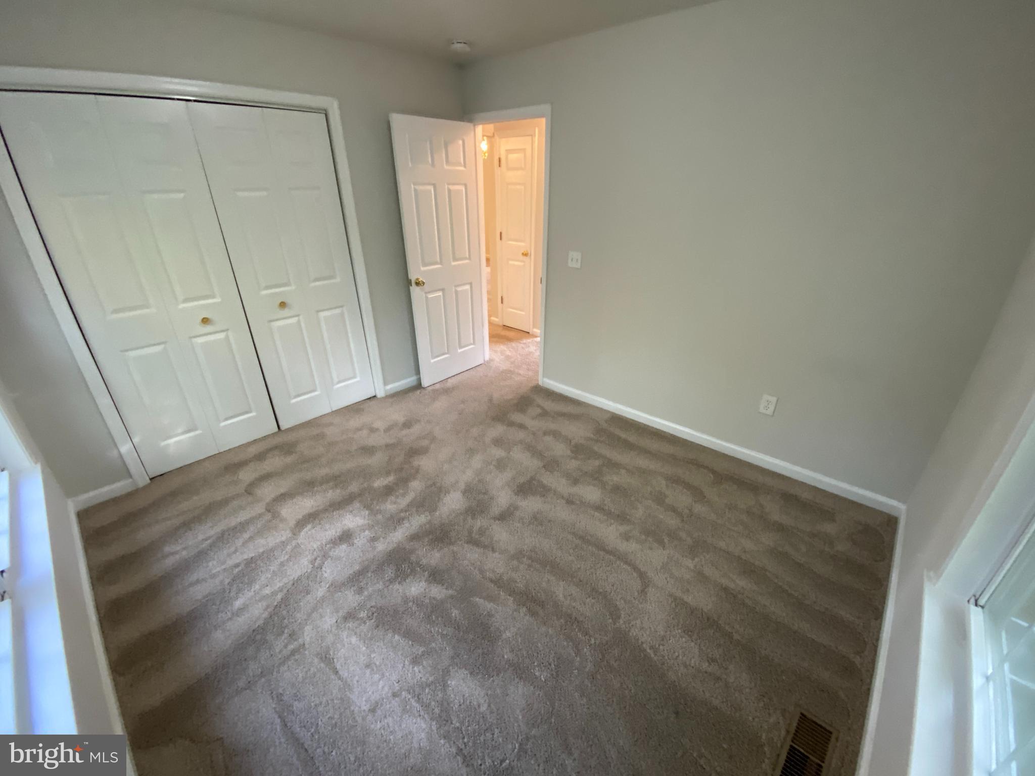 LAKE LAND OR - Residential Lease