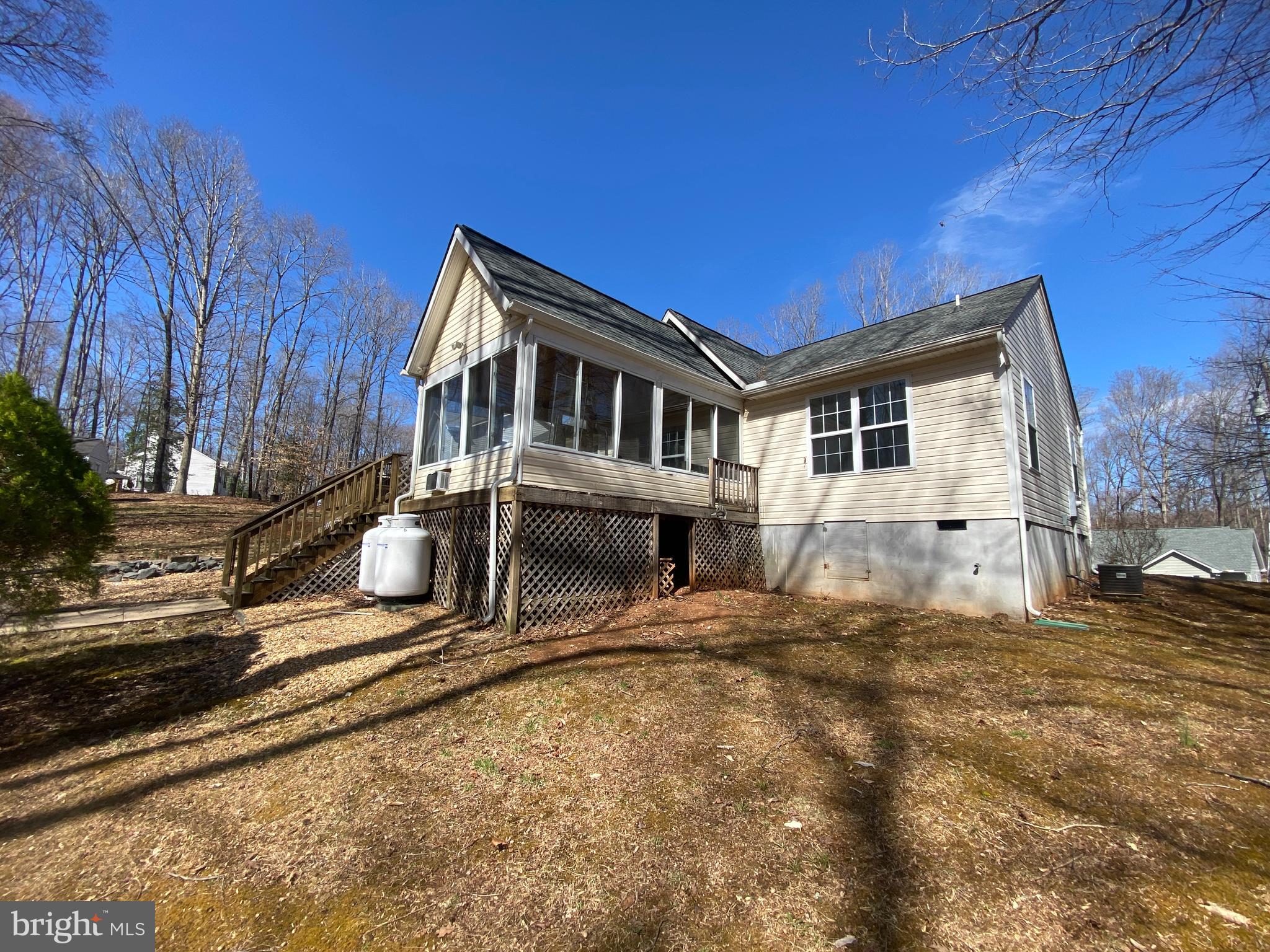 LAKE LAND OR - Residential Lease