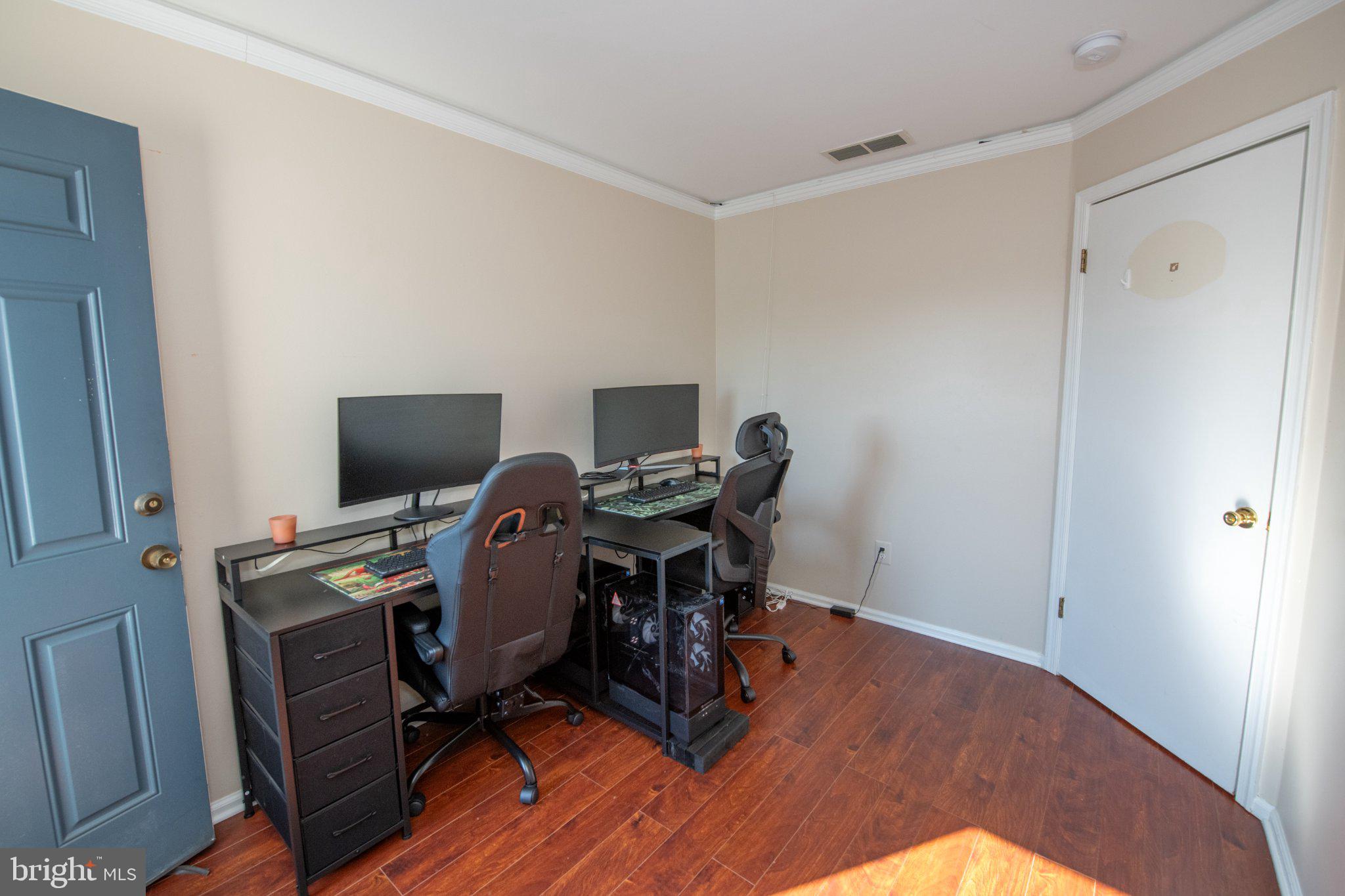CRESTWOOD CONDO - Residential