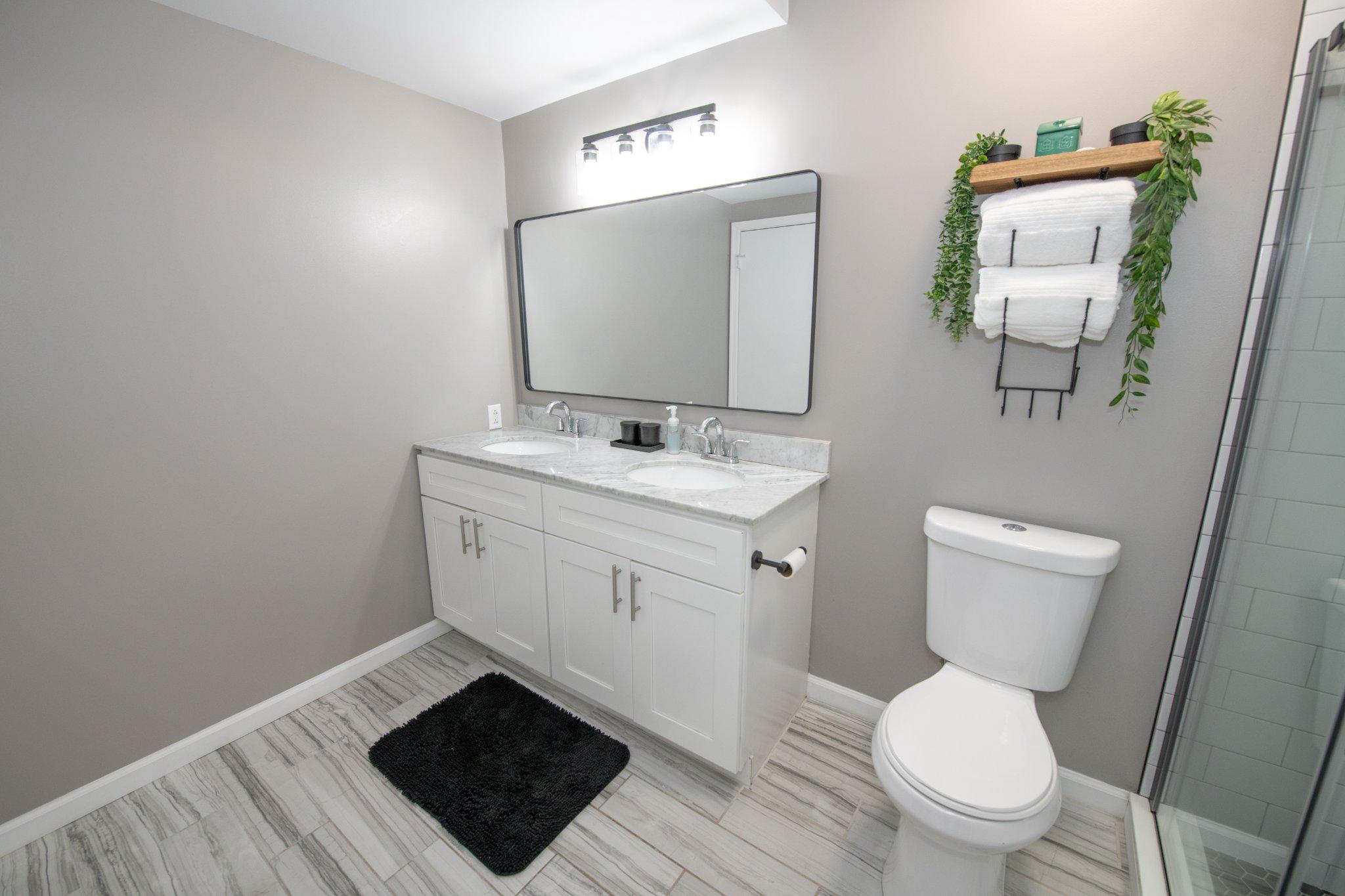 CRESTWOOD CONDO - Residential