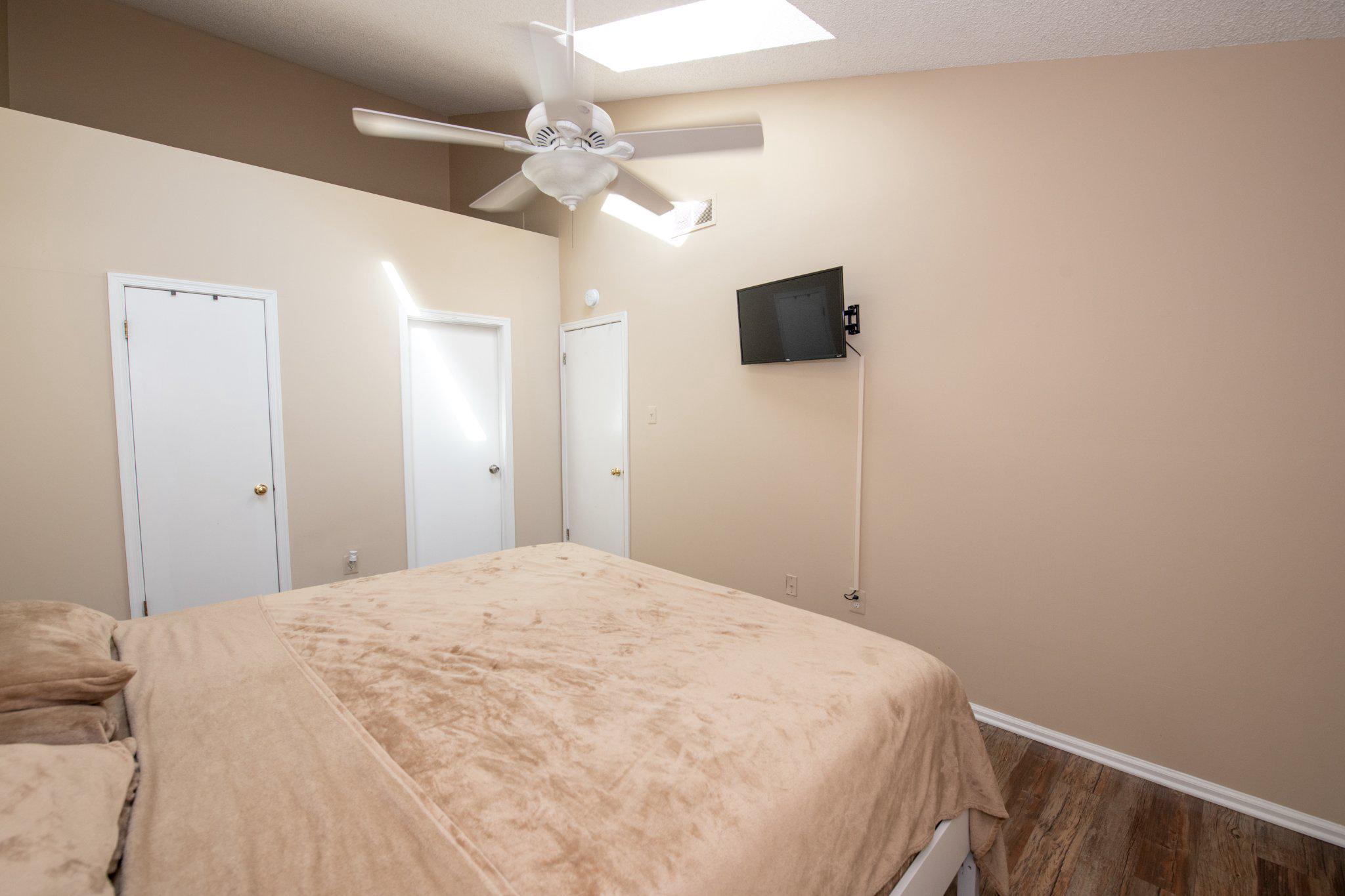 CRESTWOOD CONDO - Residential