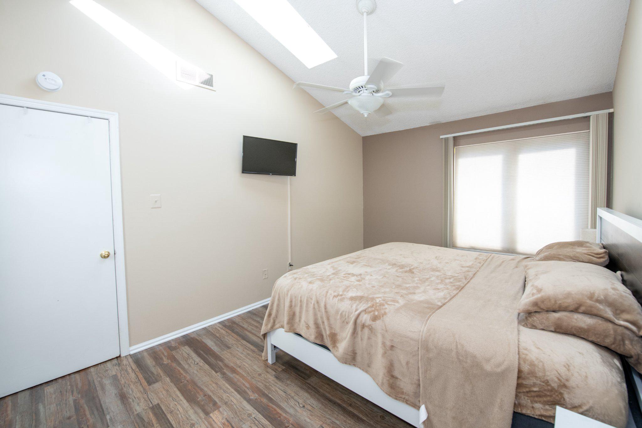 CRESTWOOD CONDO - Residential