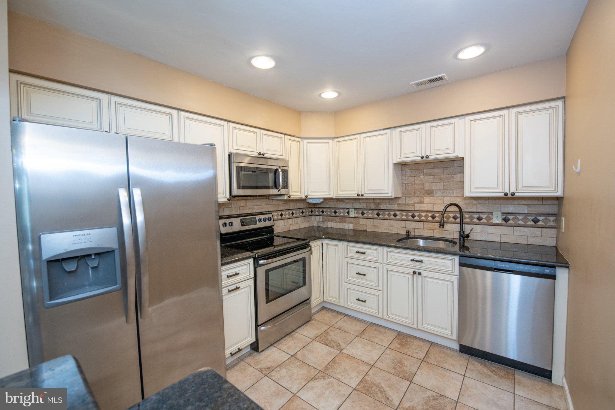 CRESTWOOD CONDO - Residential