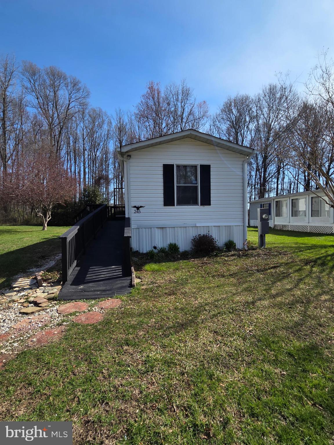 BUSH RIVER MANOR - Residential