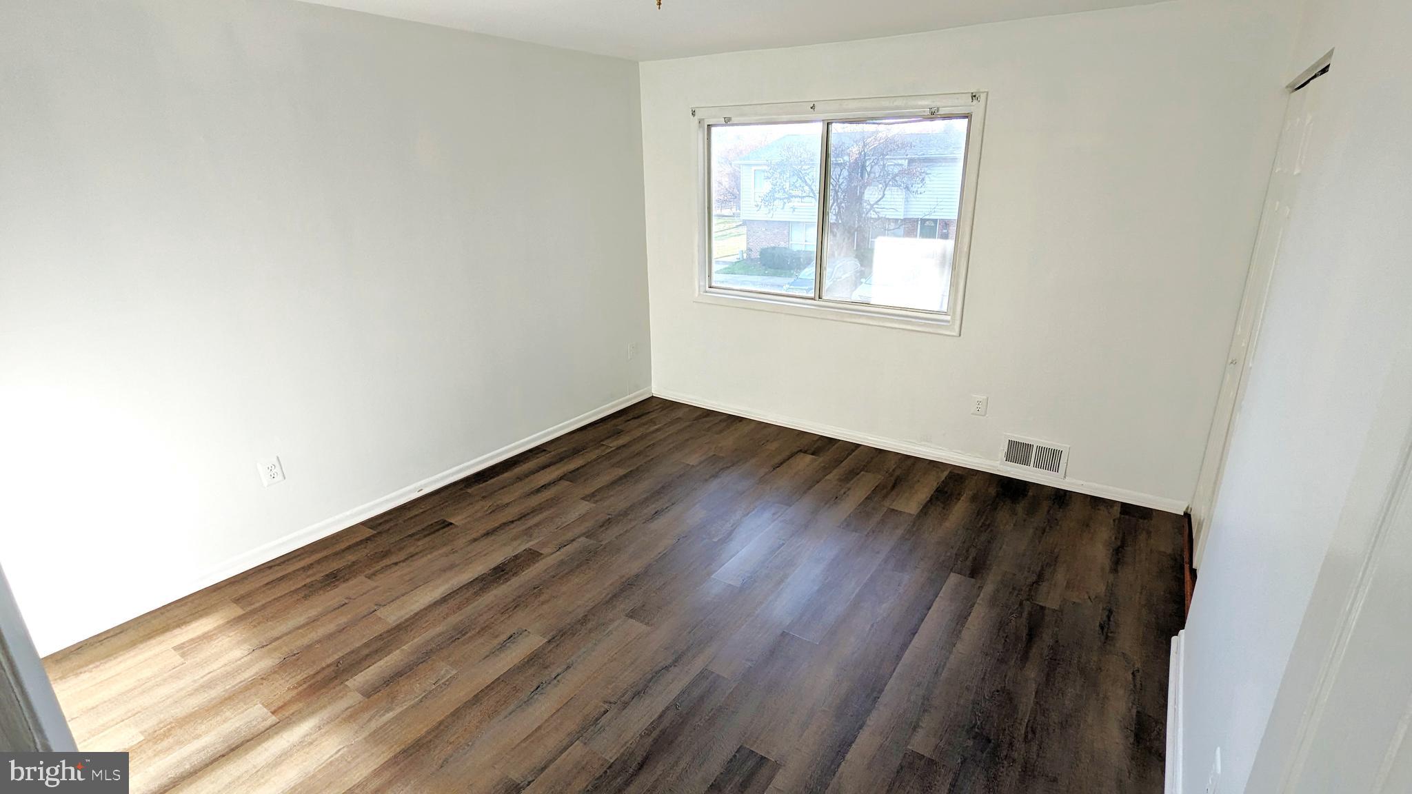 REFLECTION LAKE - Residential Lease